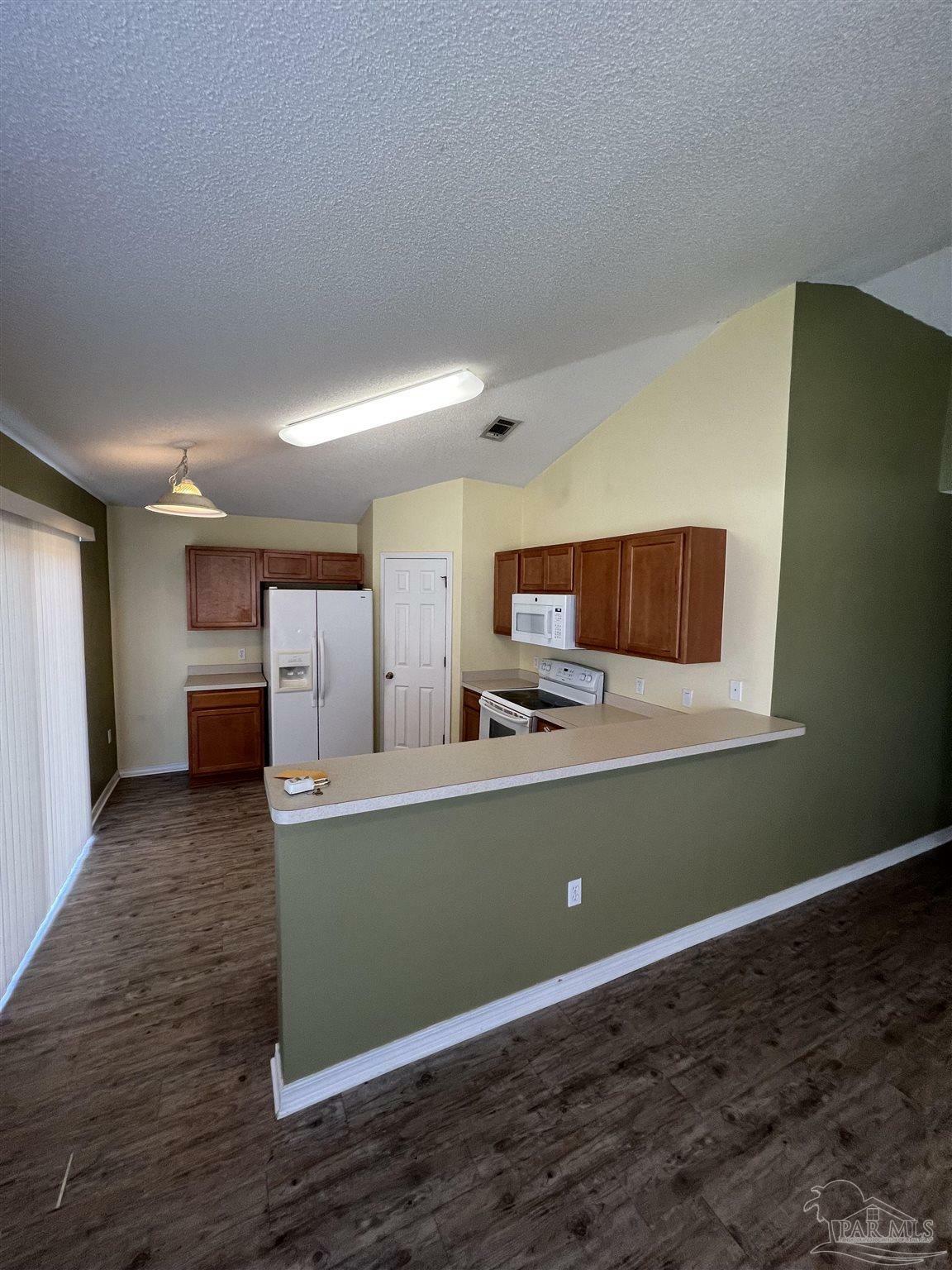 Property Photo: 120 Nivana Dr FL 32536