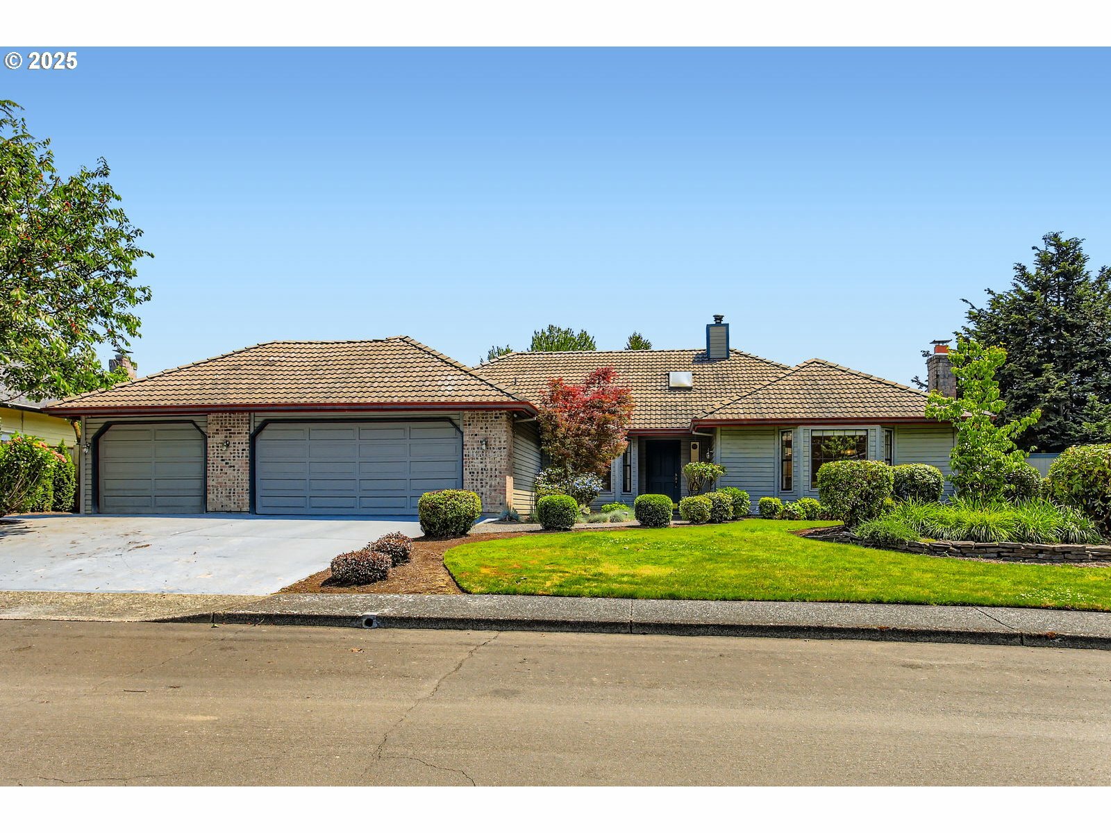 Property Photo:  16003 NE 25th St  WA 98684 