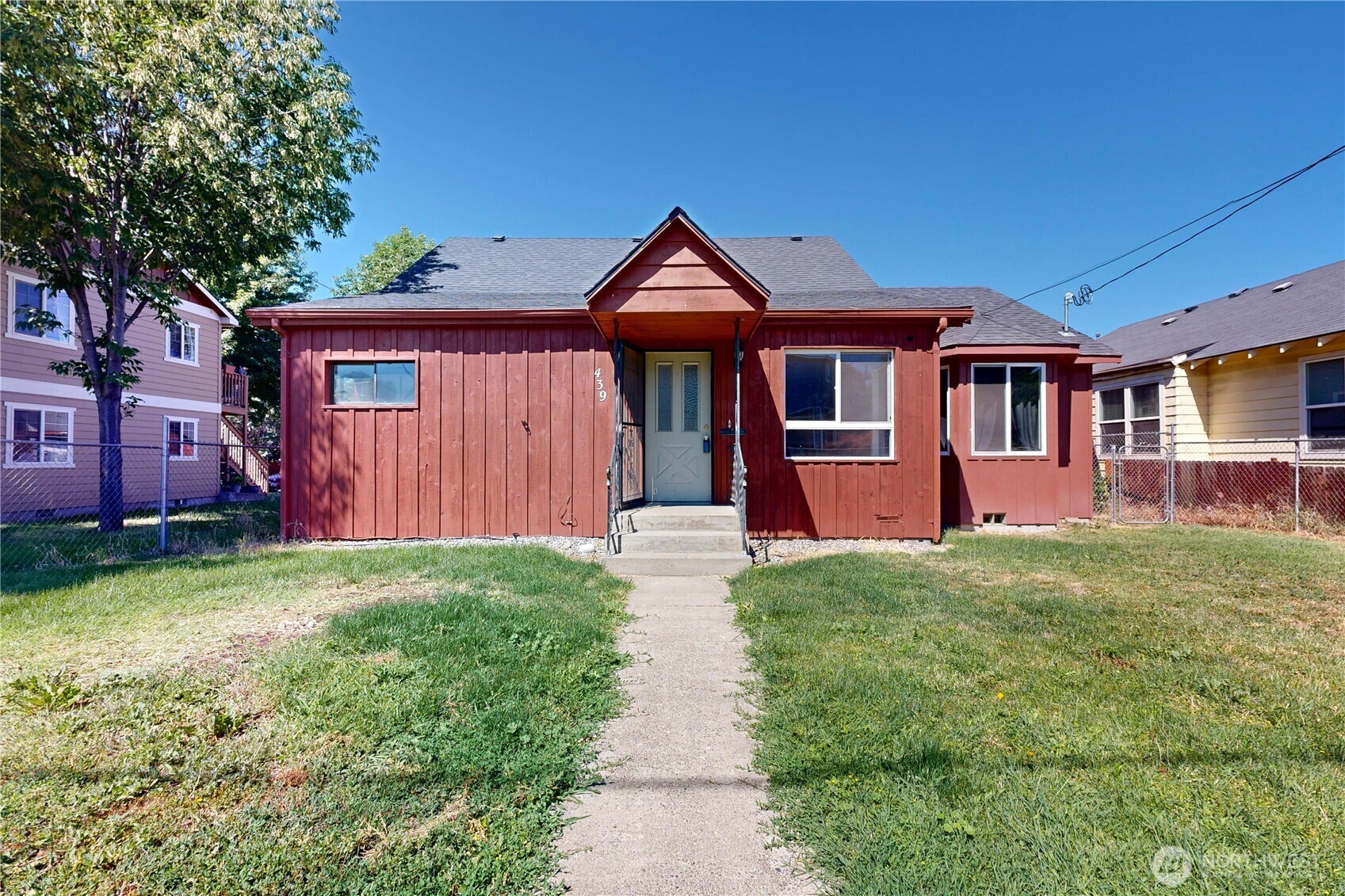 Property Photo: 439 N 5th Street WA 99362