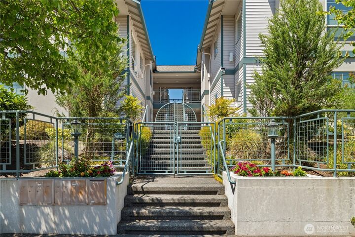 323  3rd Avenue N 101  Edmonds WA 98020 photo