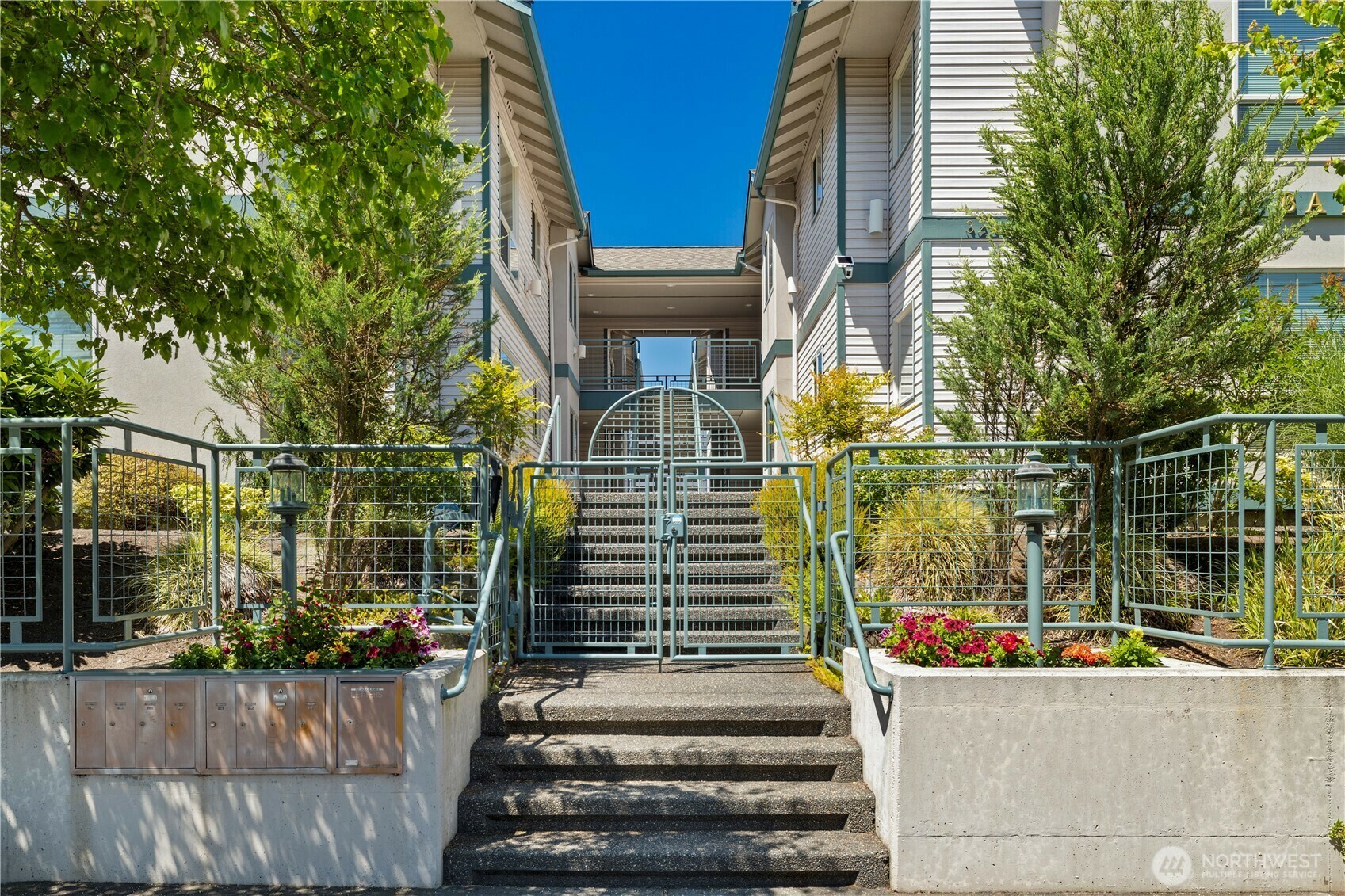 Property Photo:  323  3rd Avenue N 101  WA 98020 