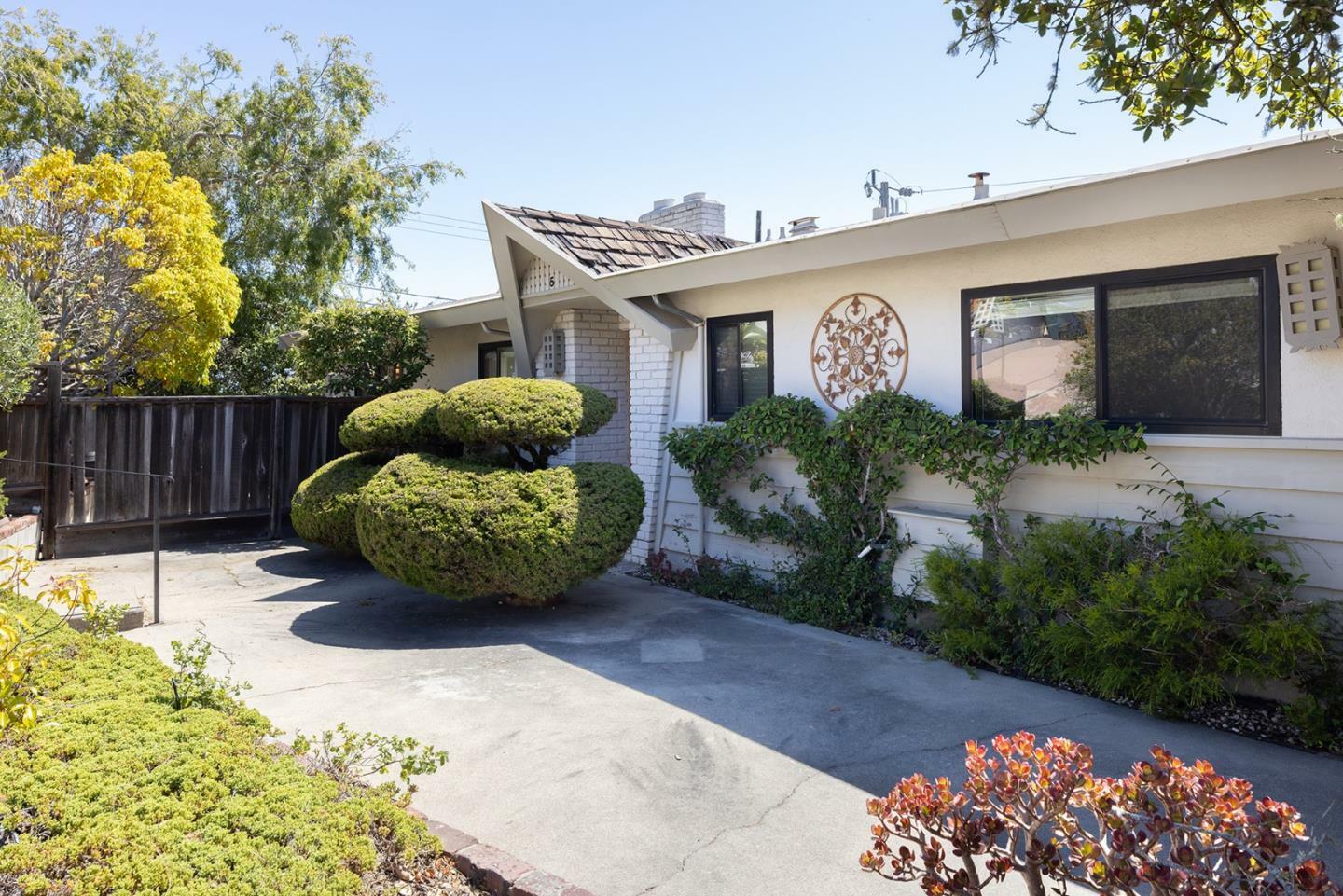 Property Photo:  5 Shady Lane  CA 93940 
