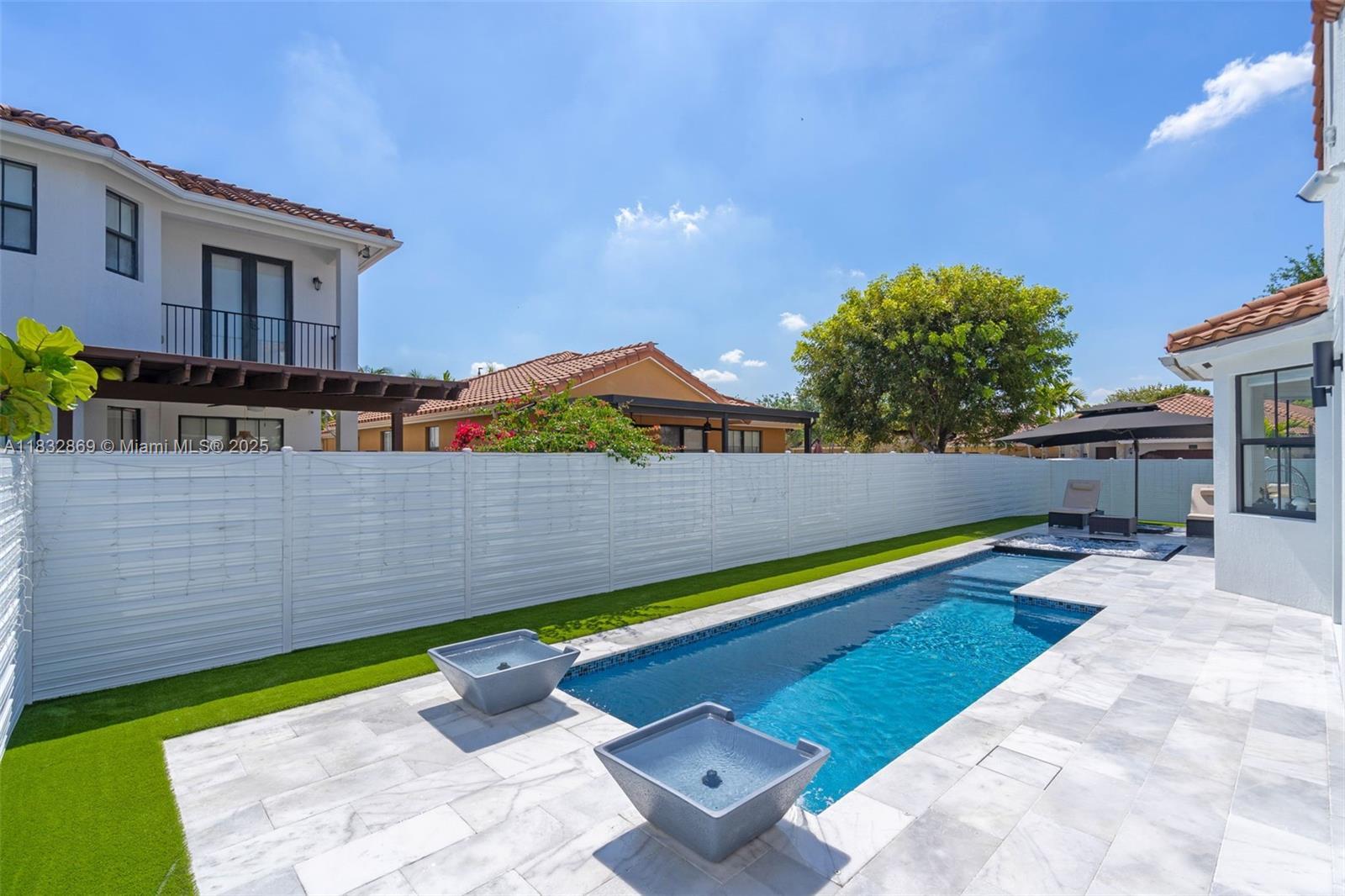 Property Photo: 1005 NW 100 Ave FL 33172