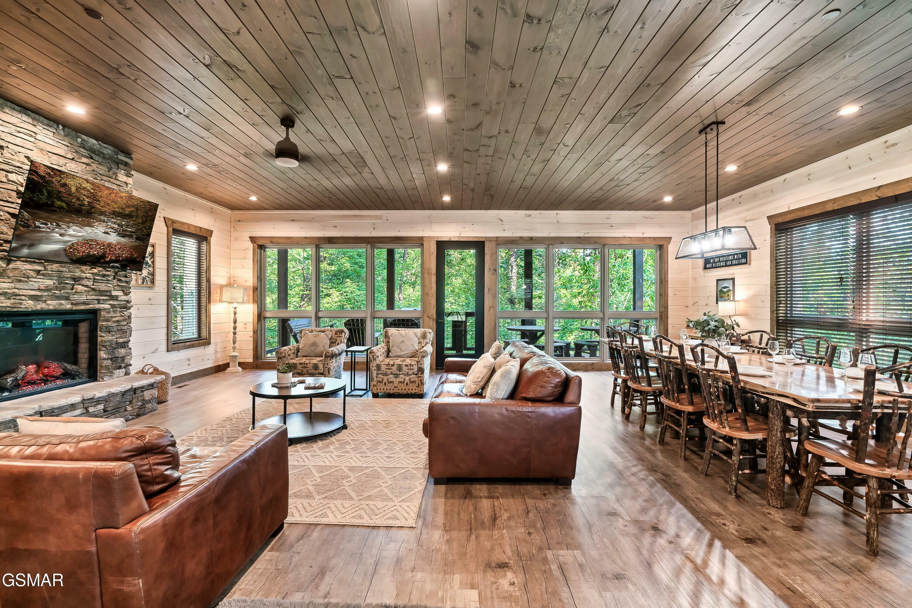 Property Photo: 3504 Sand Ridge Way TN 37862