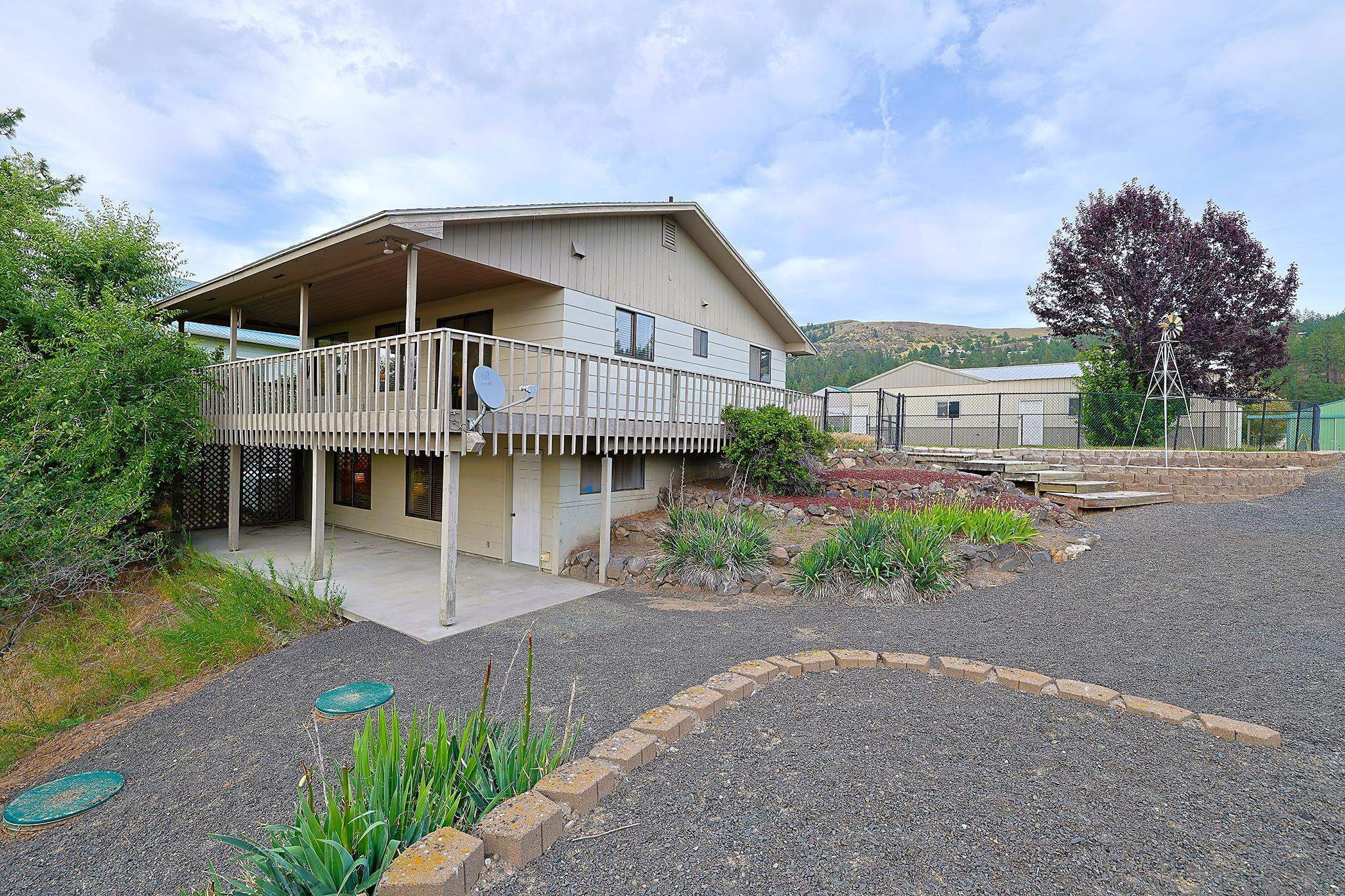 Property Photo: 119 Blossom Ct WA 99122