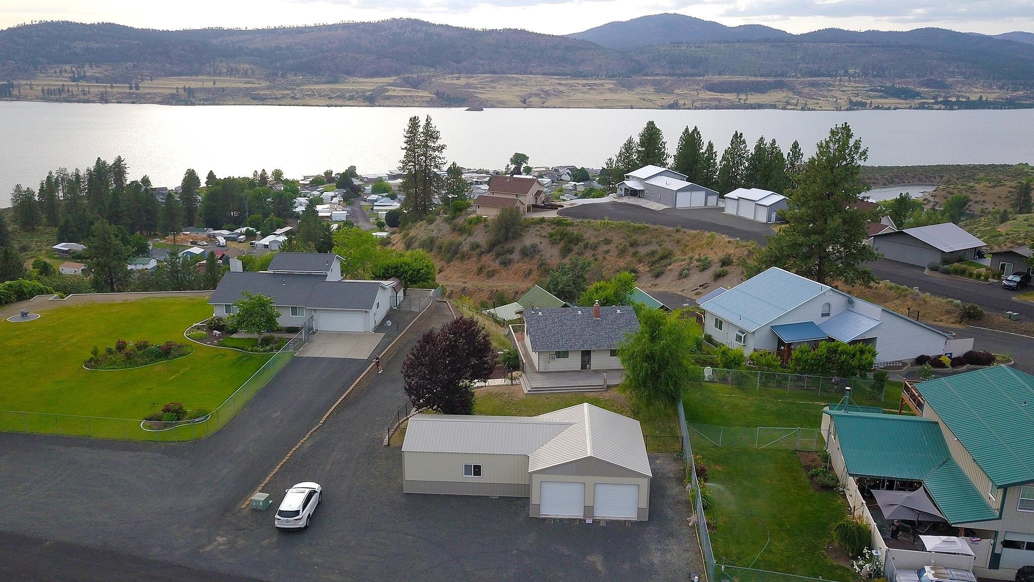 Property Photo:  119 Blossom Ct  WA 99122 