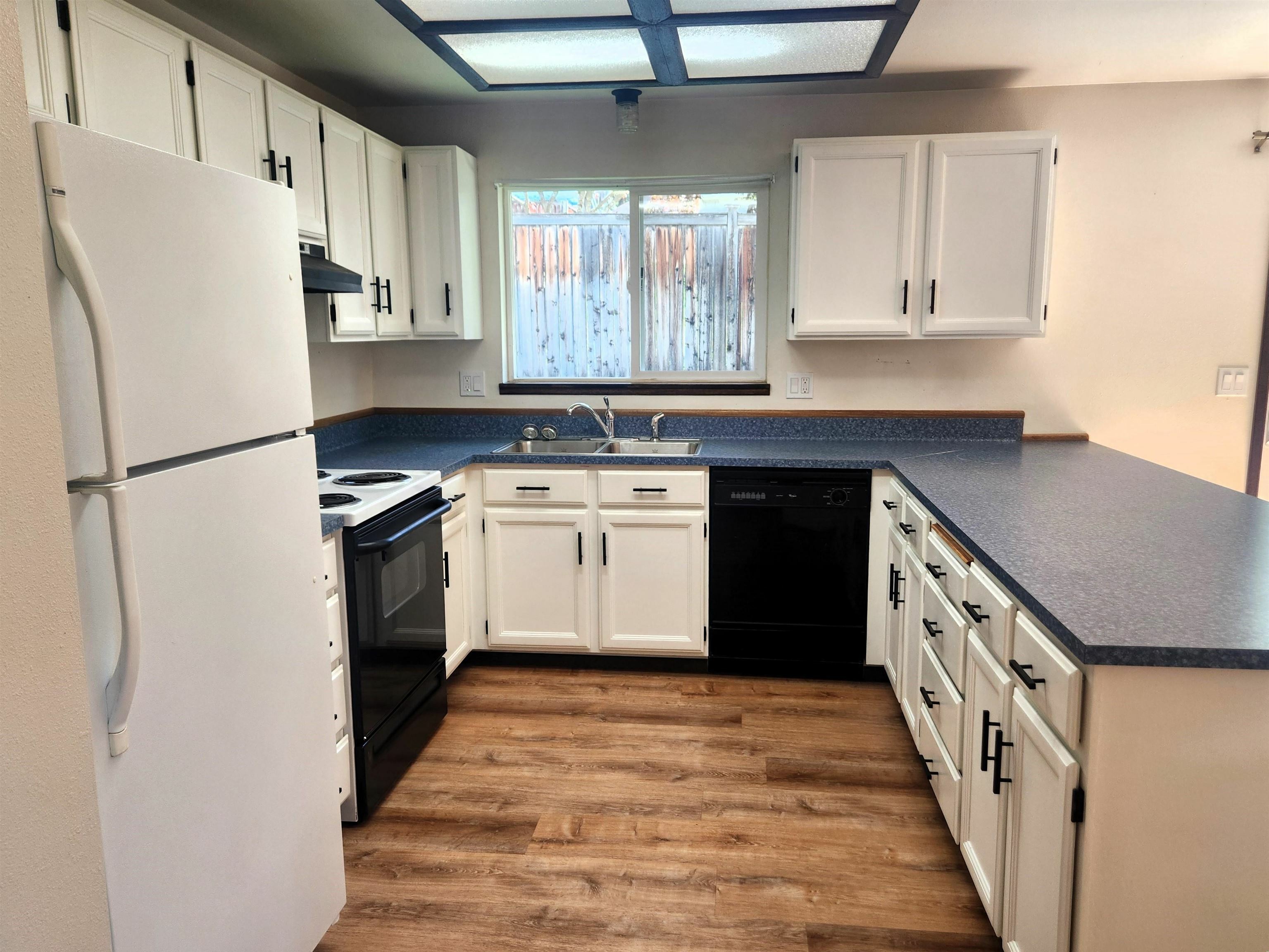 Property Photo: 732 N Maple St WA 99114-3140