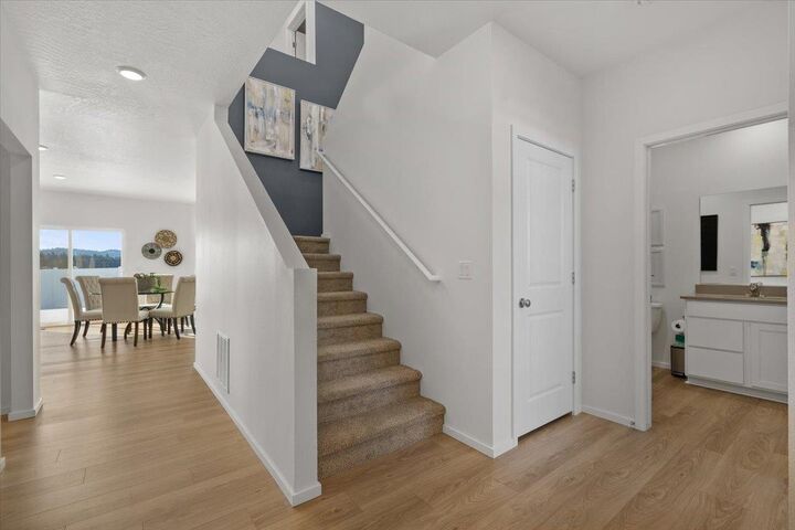 Property Photo: 710 E 4th Ave WA 99006