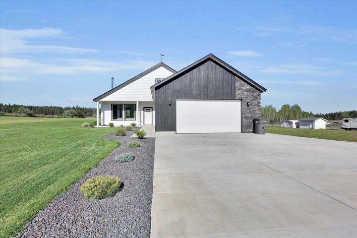 Property Photo: 32715 N Elk Chattaroy Rd WA 99003