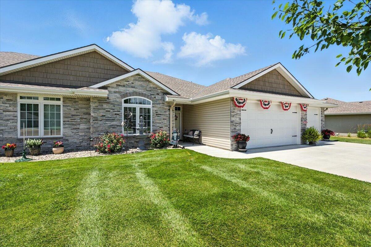 Property Photo:  5264 Carriage Road  IA 51501 