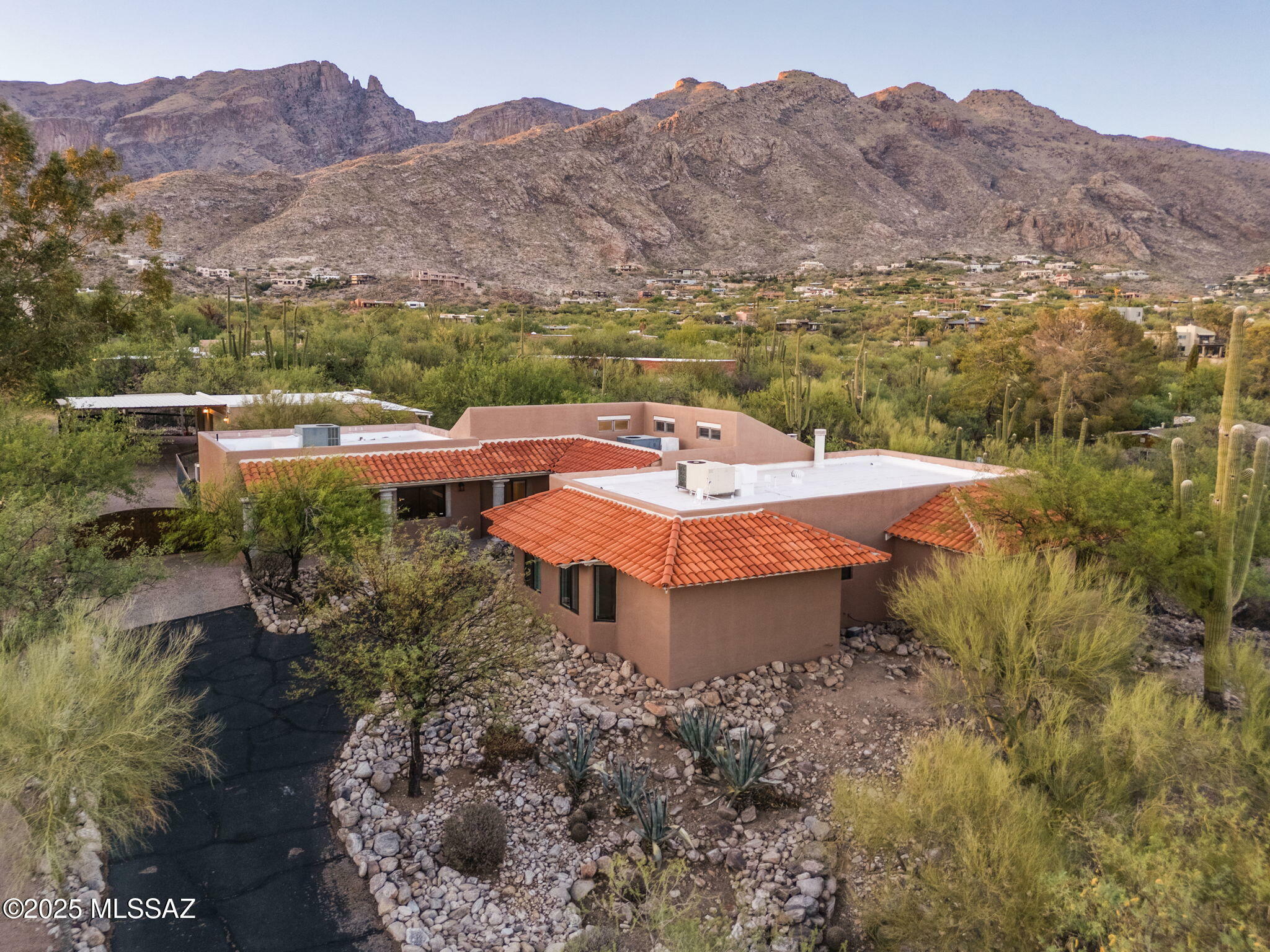 Property Photo:  4311 E Placita Panuco  AZ 85718 