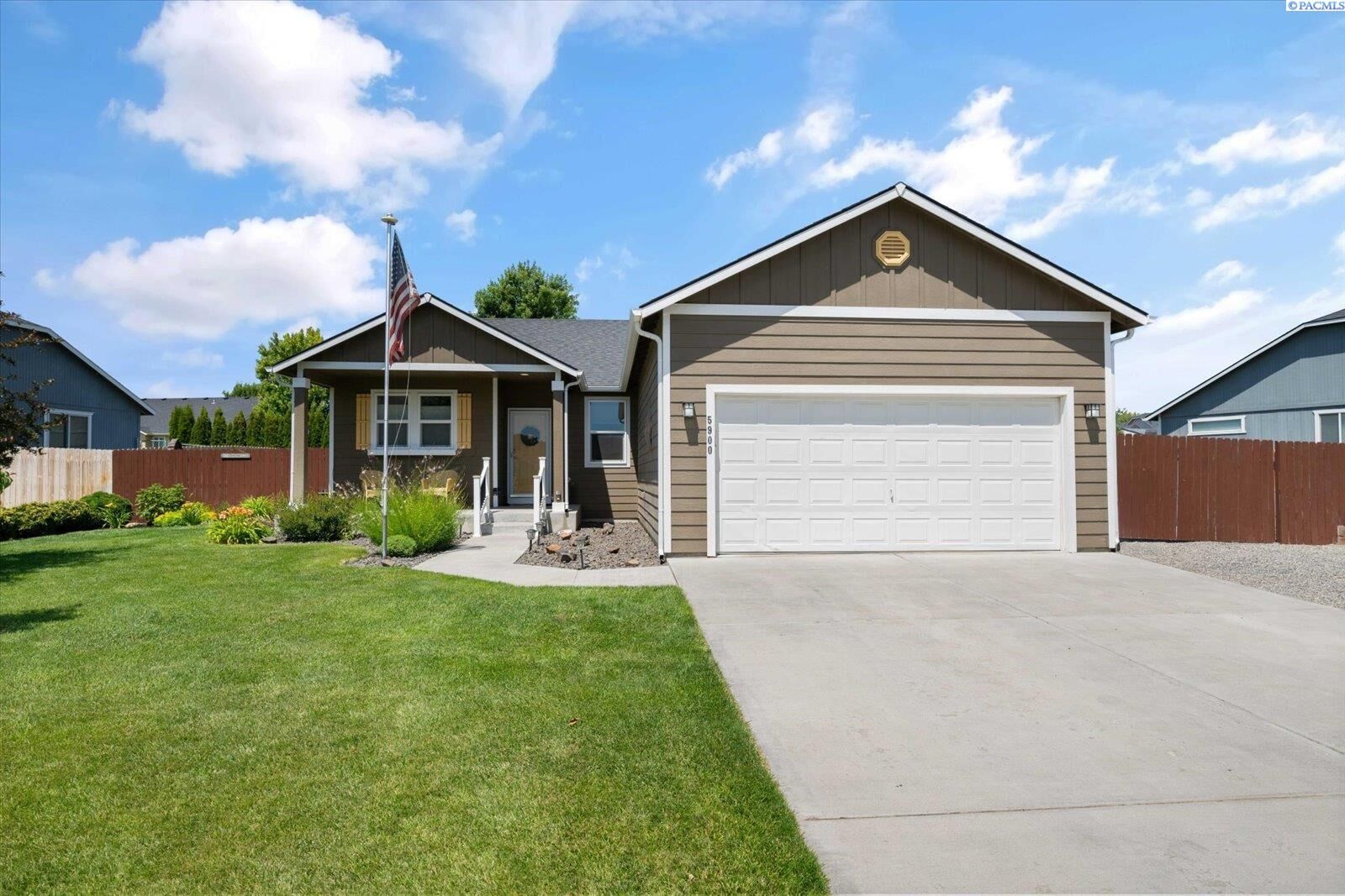 Property Photo:  5900 Kona Drive  WA 99353 