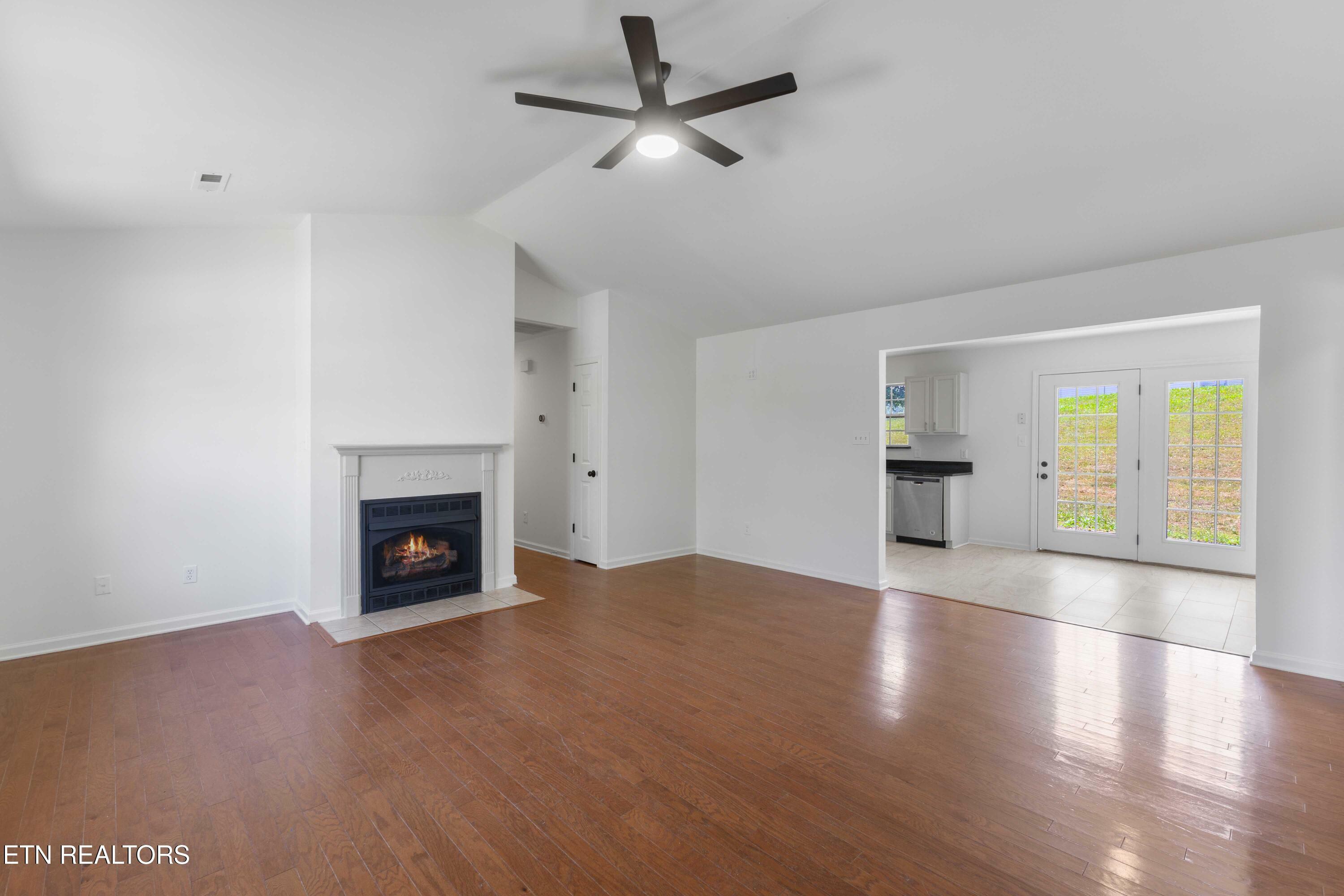 Property Photo:  8424 Gardenside Lane Lane  TN 37849 