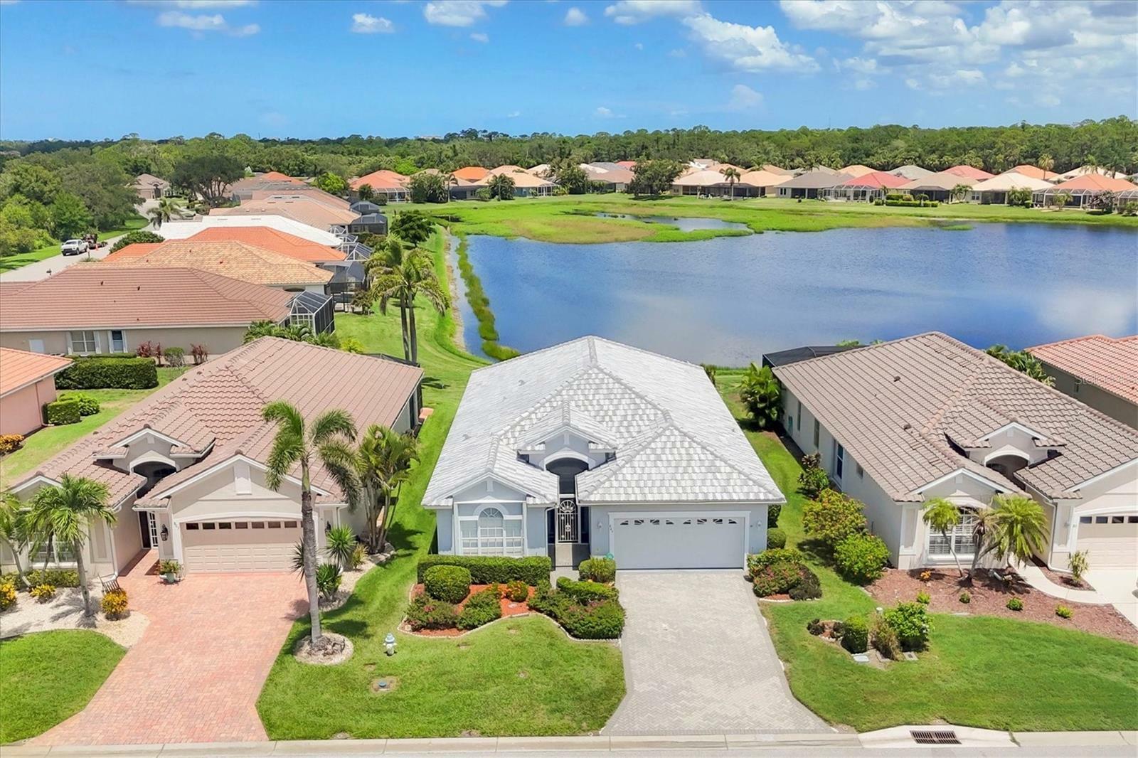 Property Photo: 809 Derbyshire Drive FL 34285