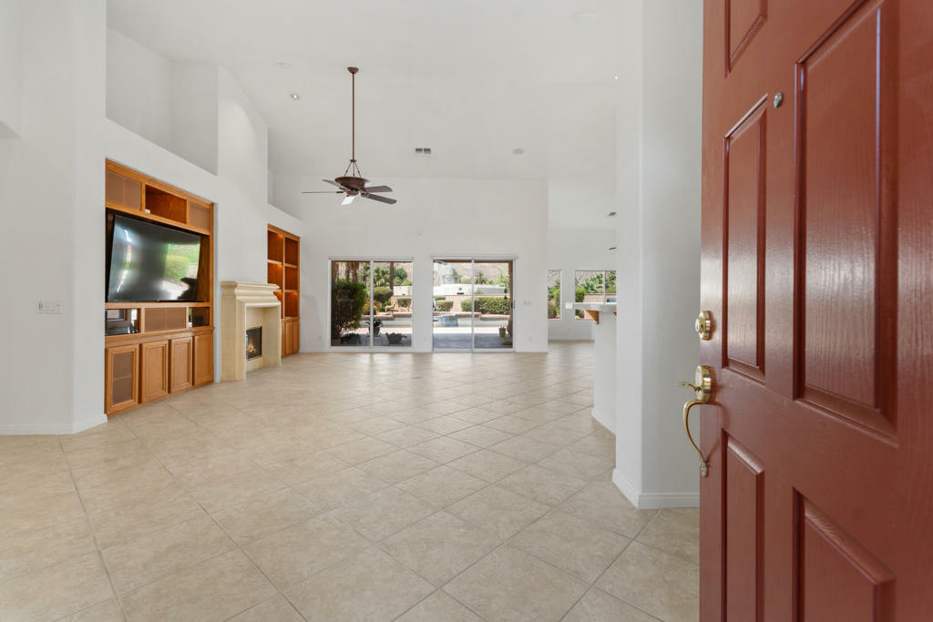 Property Photo: 56 White Sun Way CA 92270