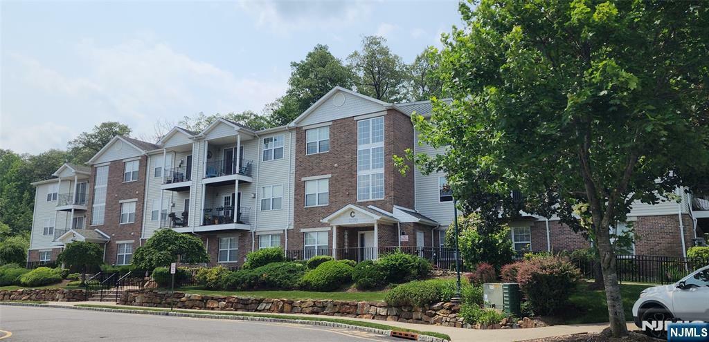 Property Photo:  85 Mountainview Court 85  NJ 07457 