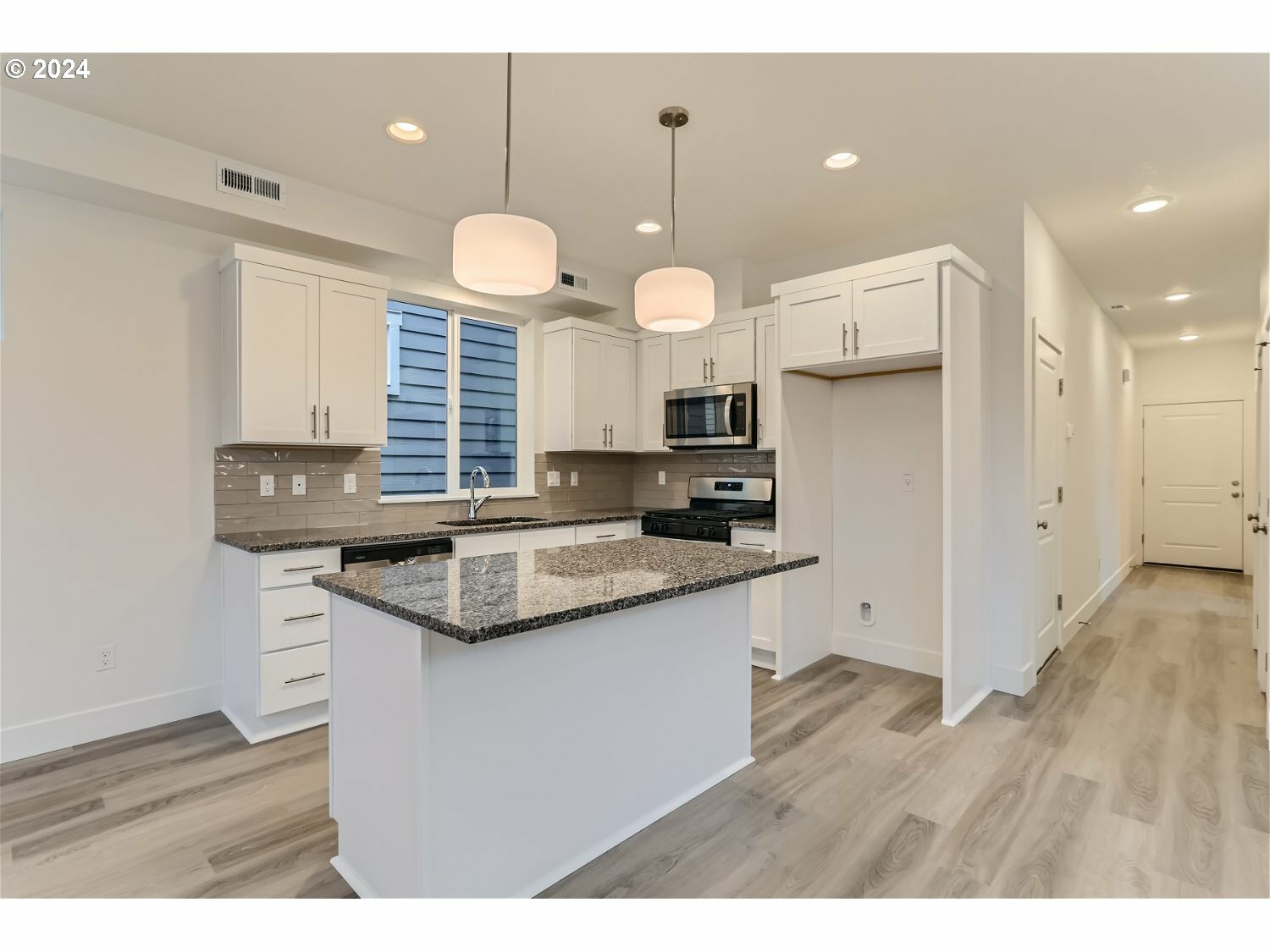Property Photo:  18983 SW Hazelwood Ln  OR 97078 