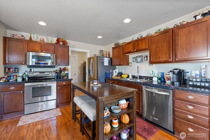 Property Photo:  20304  48th Avenue E  WA 98387 