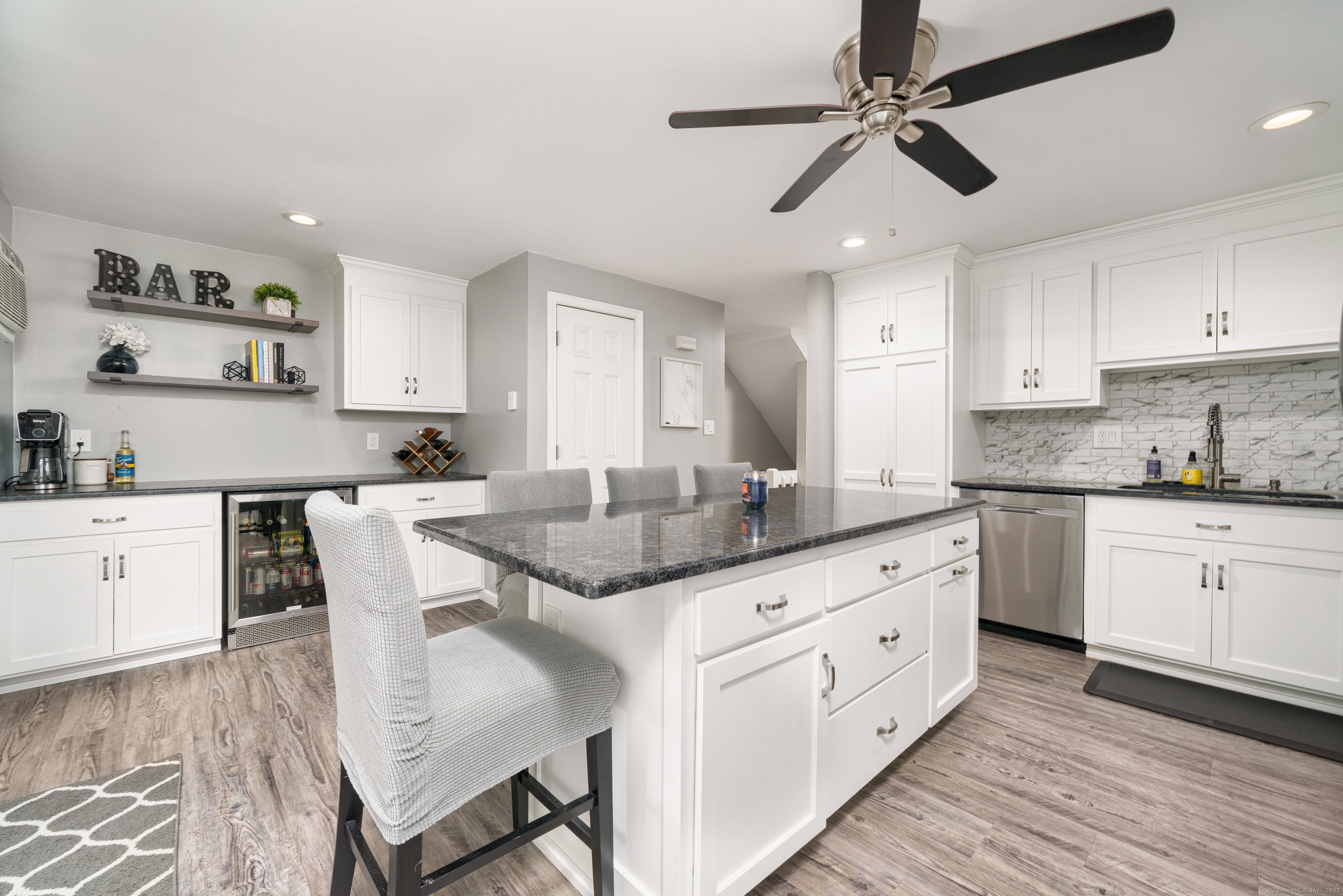 Property Photo:  97 Dallas Avenue Apt B5  CT 06062 