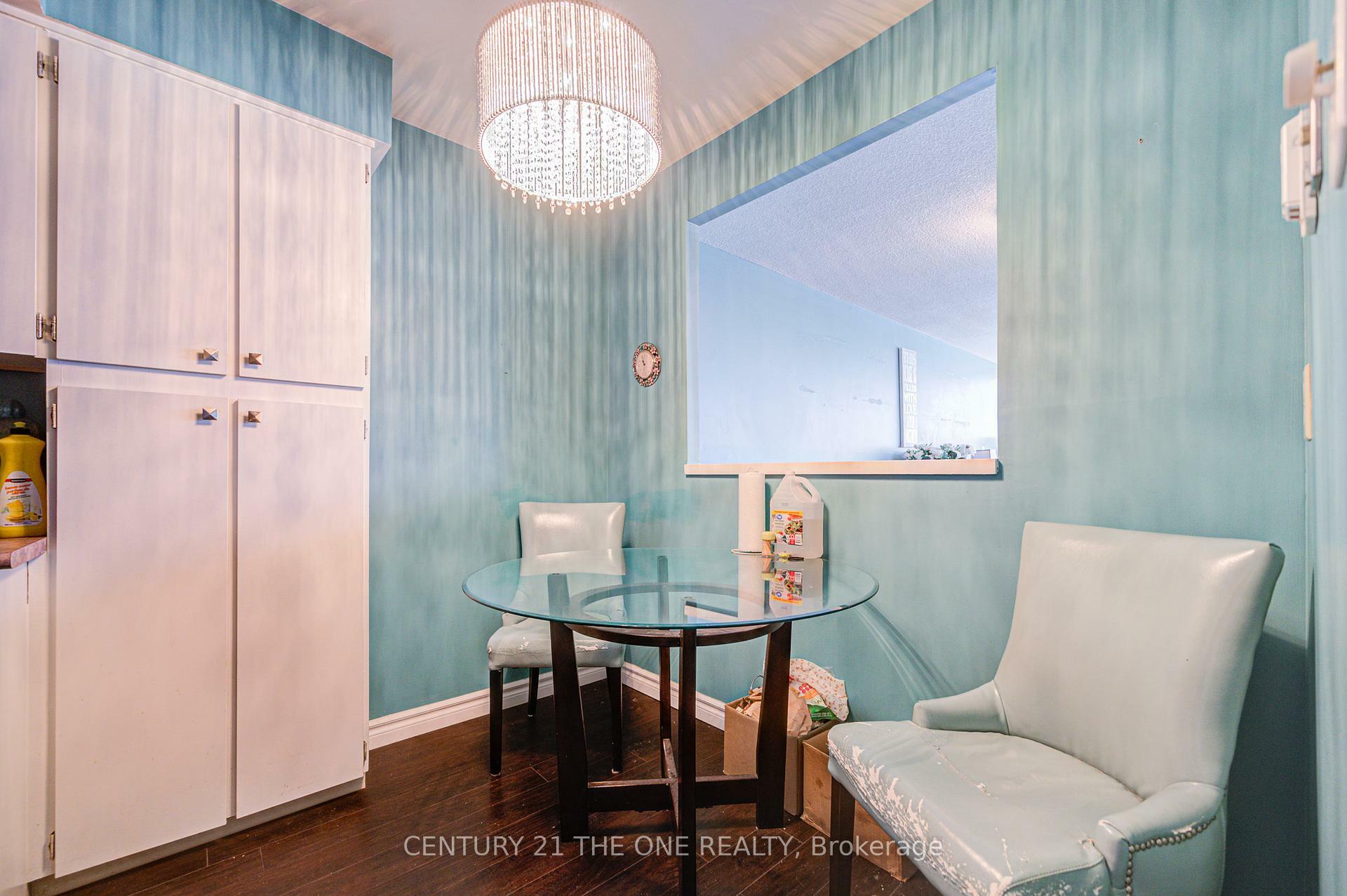 Property Photo:  121 Ling Road 808  ON M1E 4Y2 