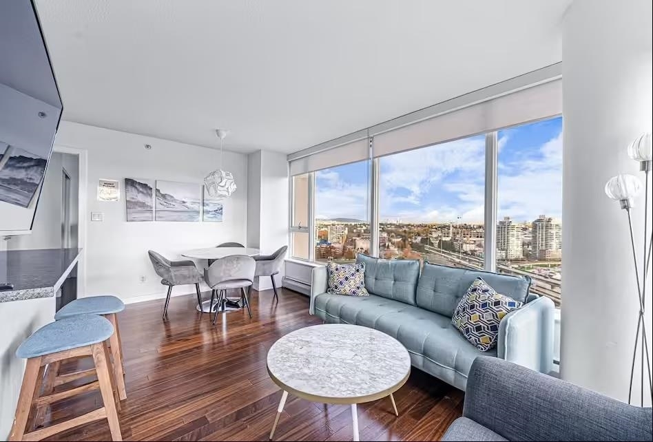 Photo de la propriété: 688 Abbott Street 2202 BC V6B 0B9