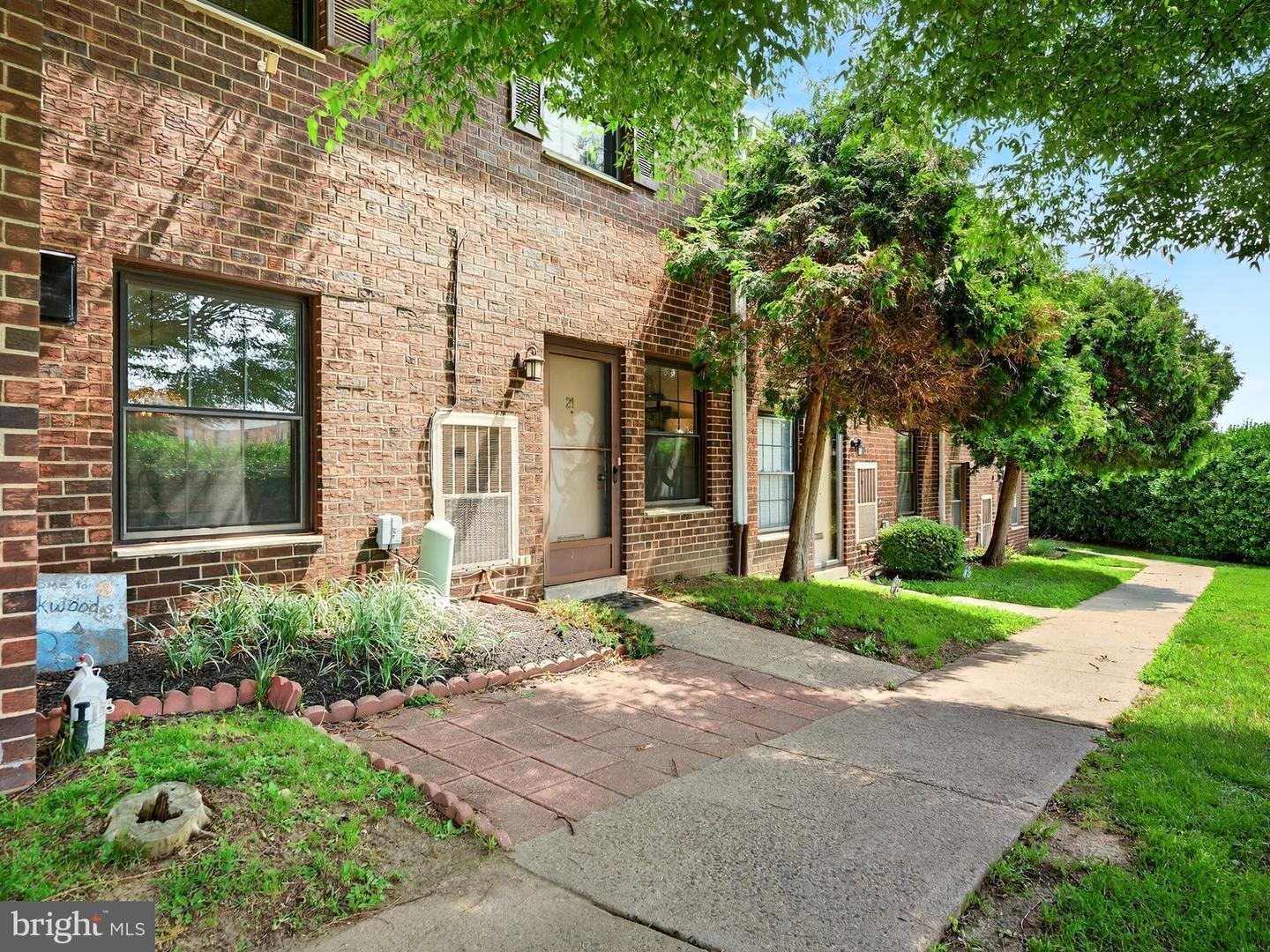 Property Photo: 7015 Ridge Avenue 21 PA 19128