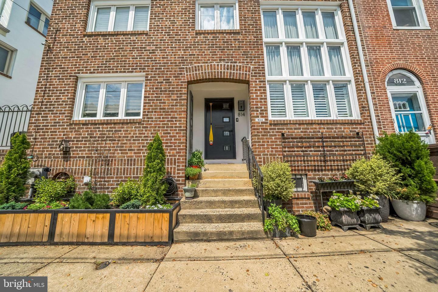 Property Photo:  814 S Front Street  PA 19147 