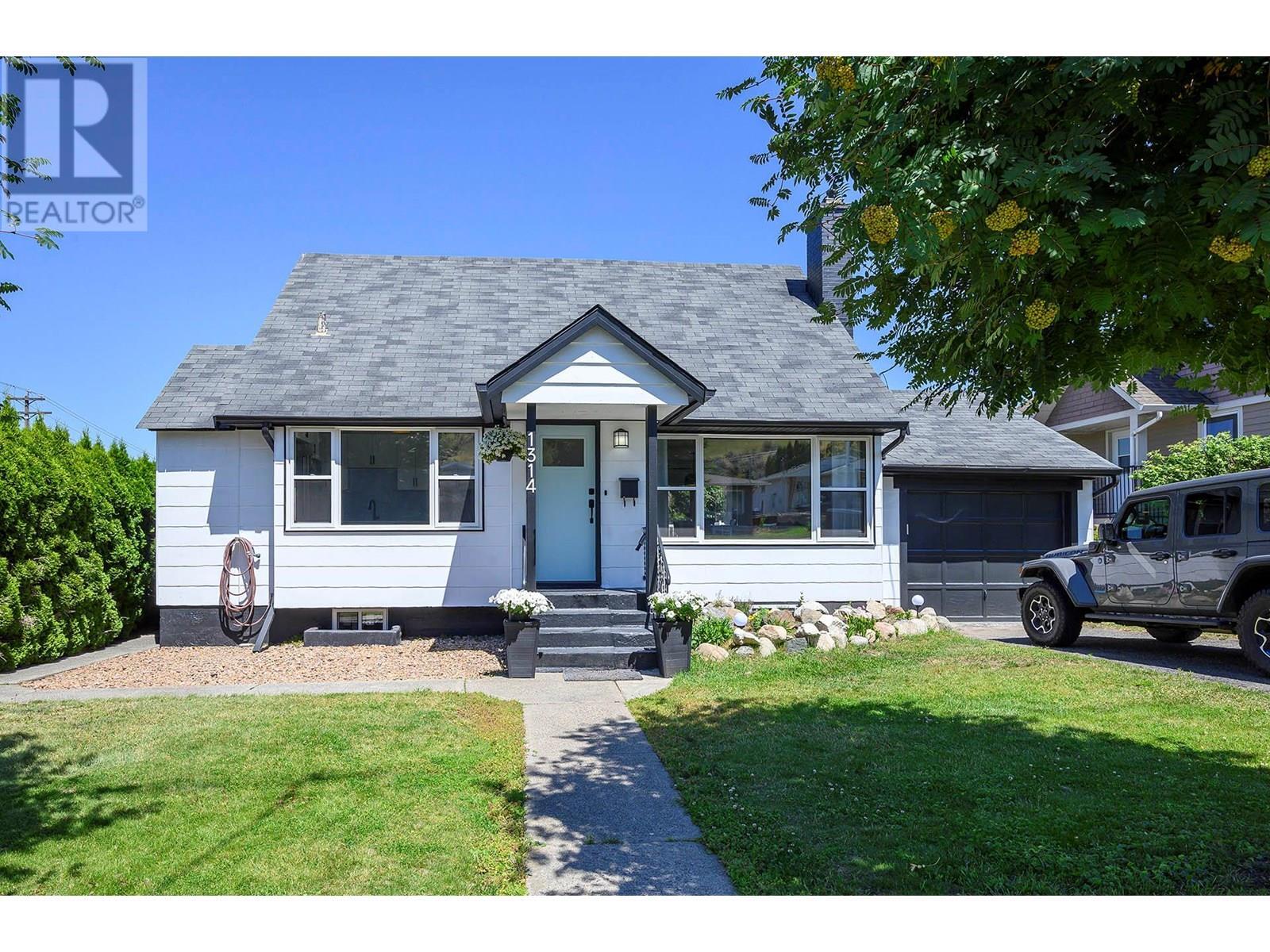 Property Photo:  1314 Pine Crescent  BC V2C 2Z1 