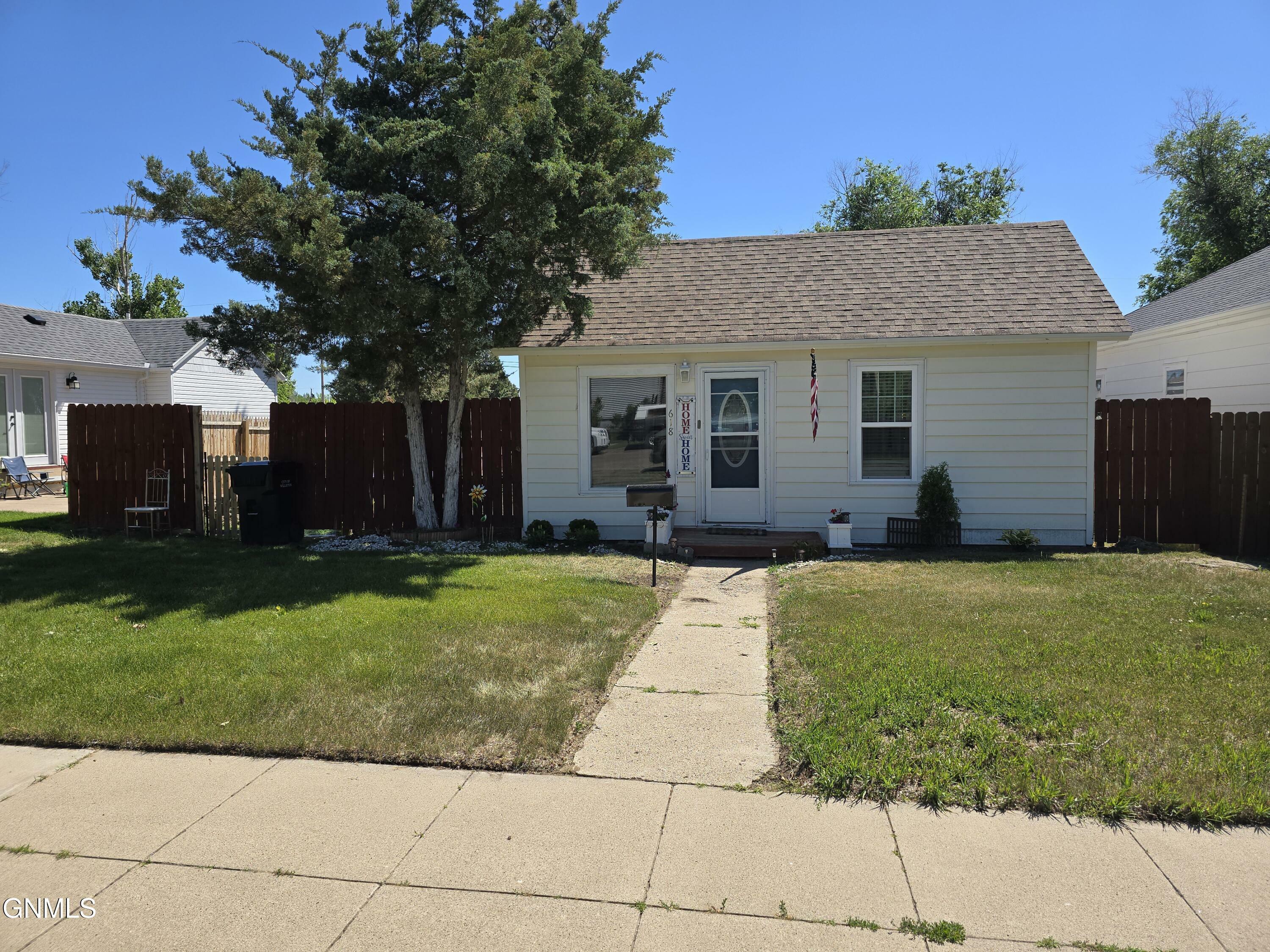 618 7th Avenue W  Williston ND 58801 photo