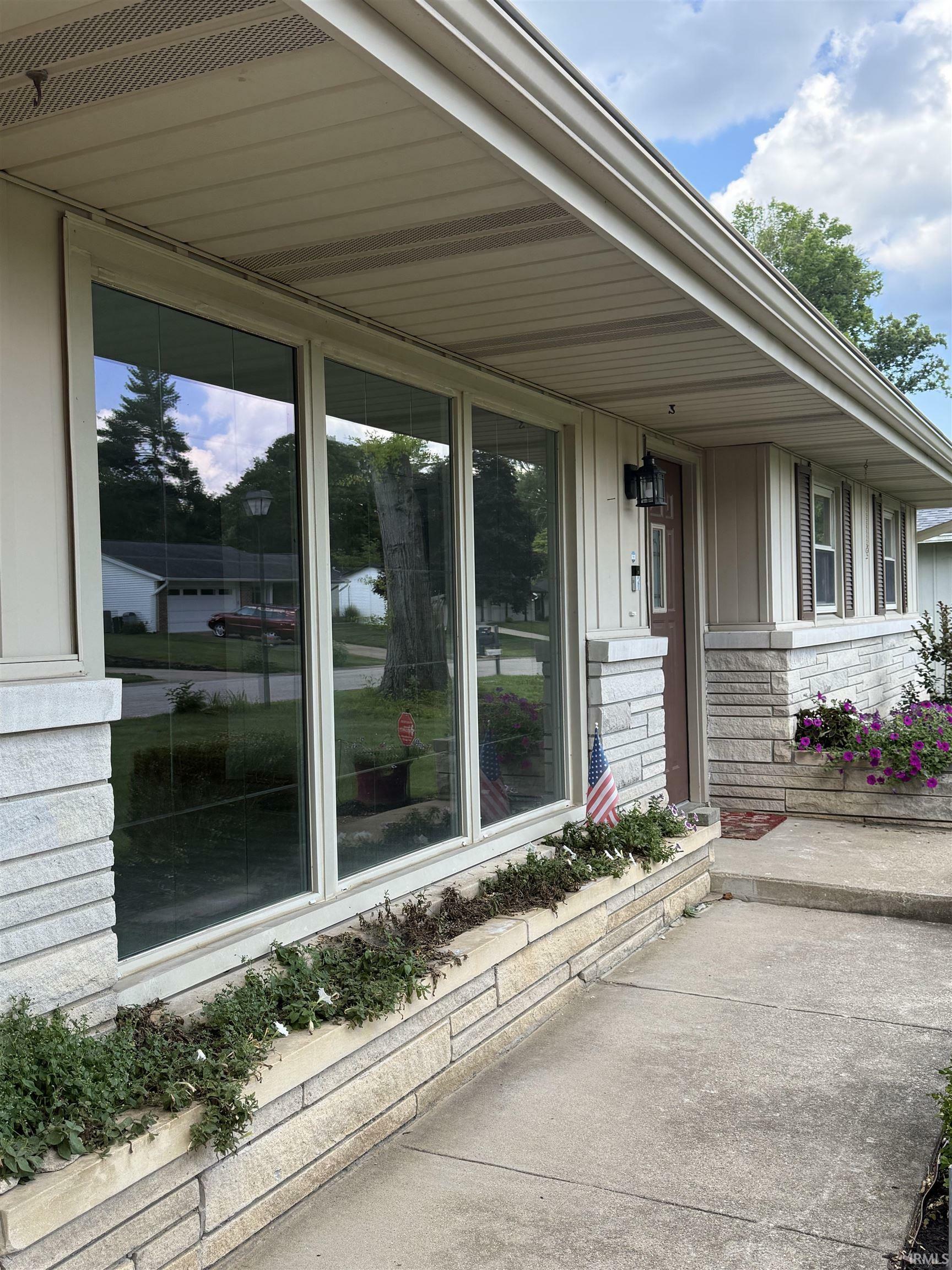 Property Photo: 1417 E Clairmont Place IN 47401