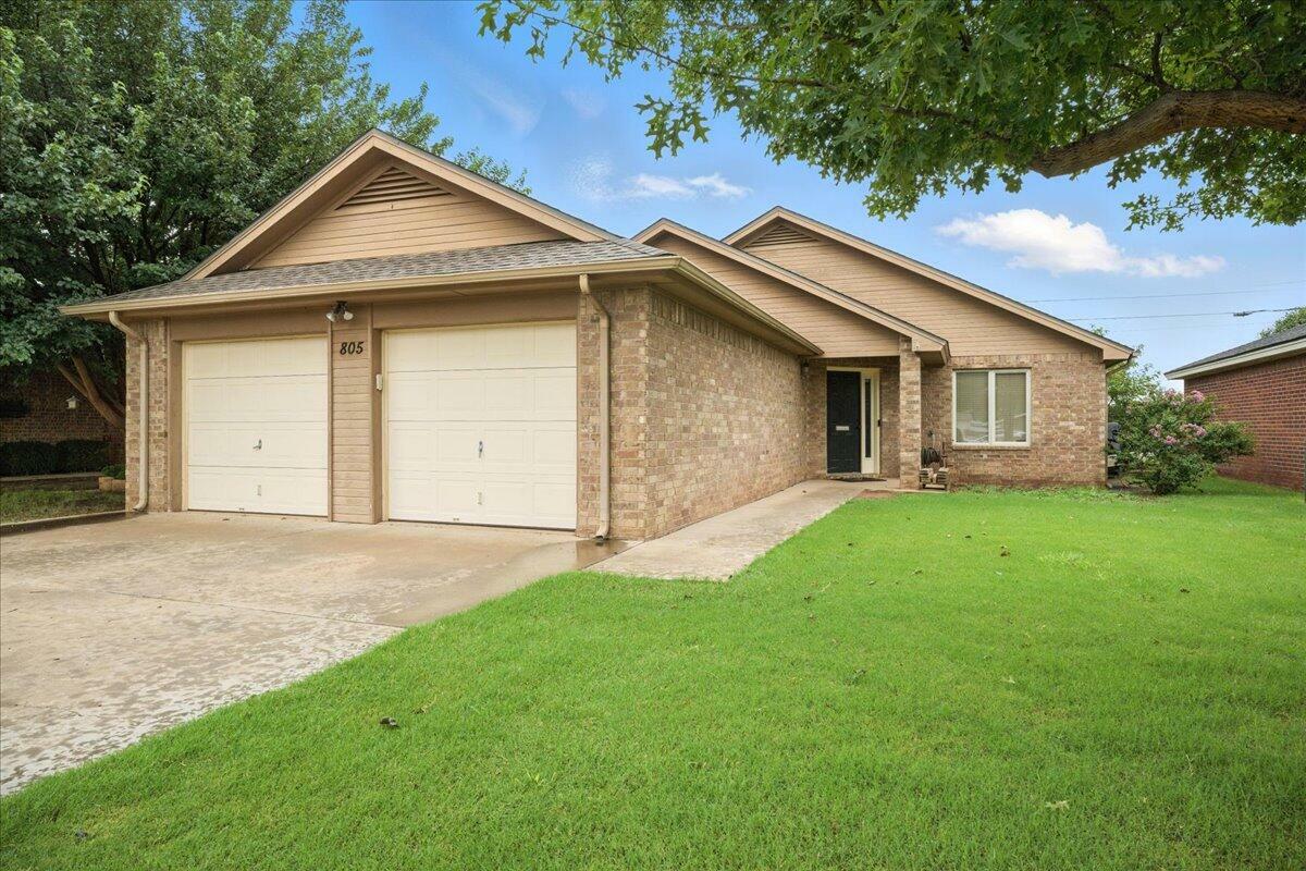 Property Photo: 805 S 23rd Street TX 79364