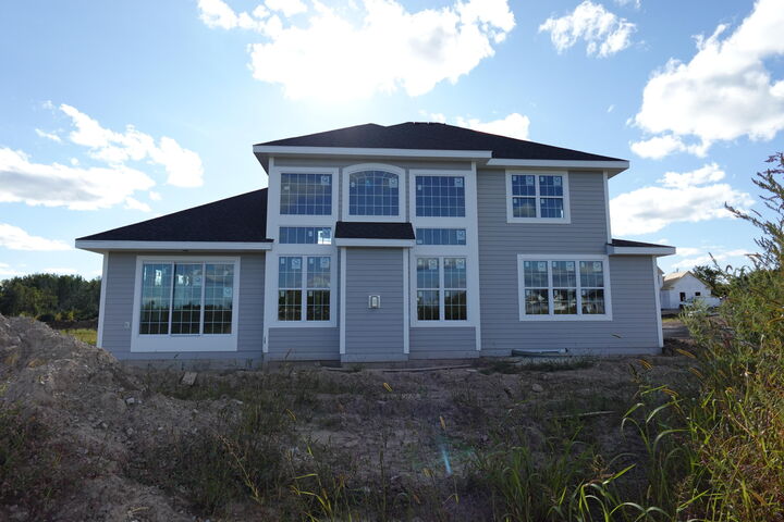 Property Photo: 9866 N Cygnet Ct WI 53097