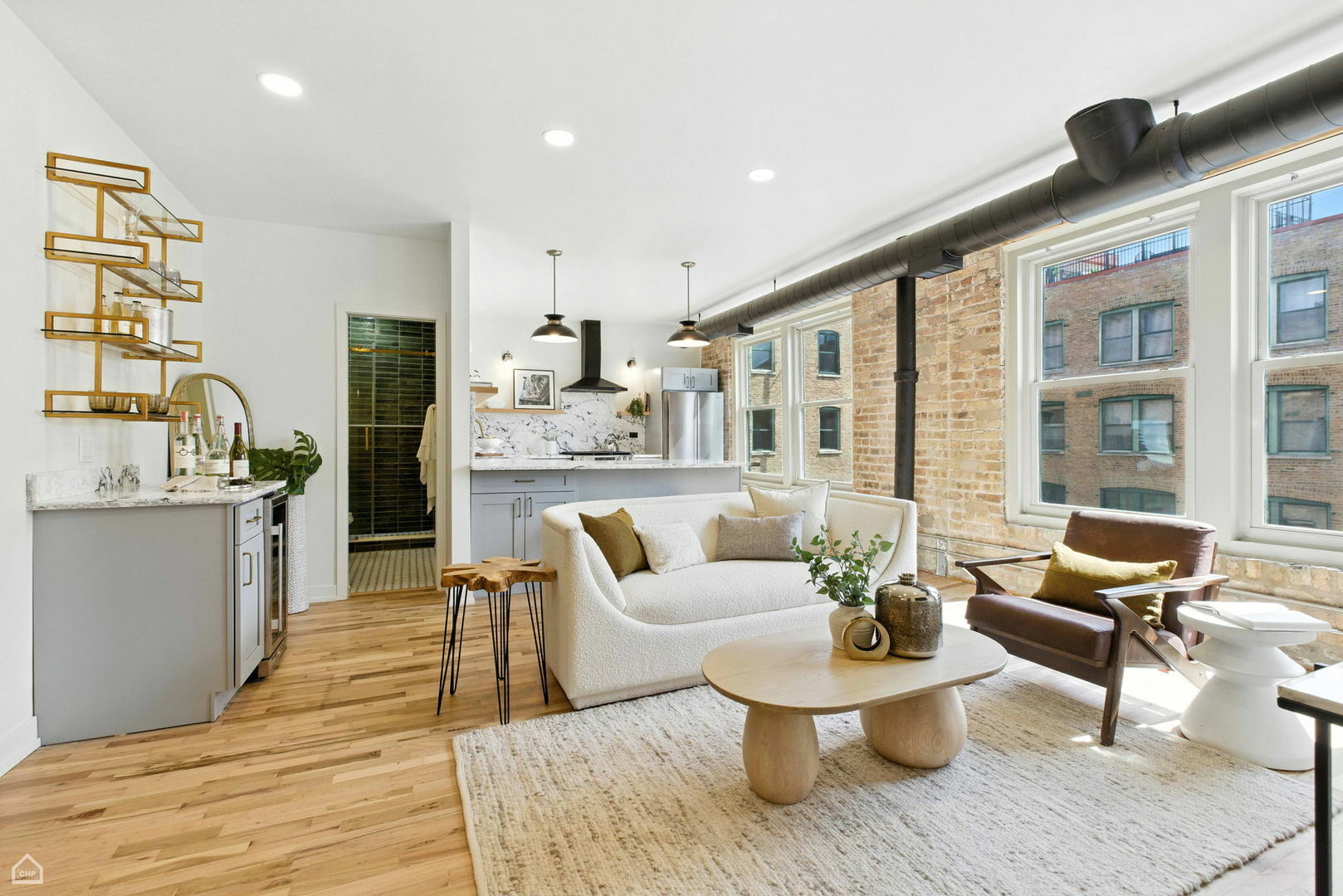 Property Photo: 515 N Noble Street 306 IL 60642