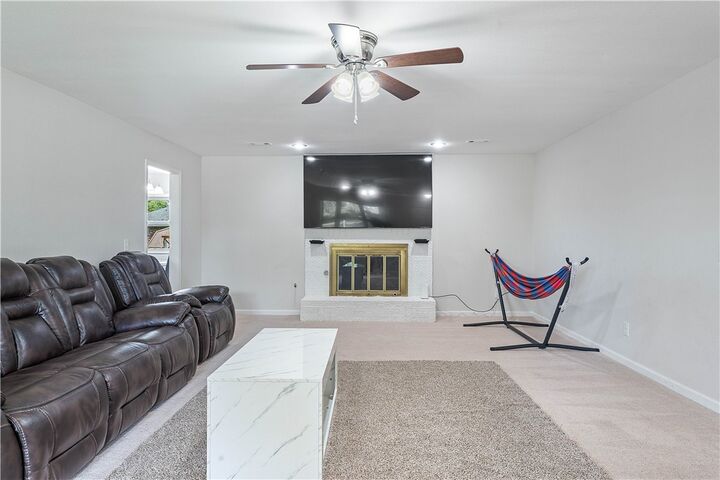 Property Photo:  1903 Jean Street  AR 72762 