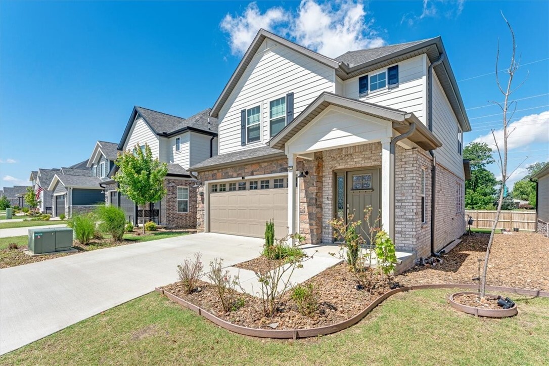 Property Photo: 2104 SW Poppy Street AR 72713