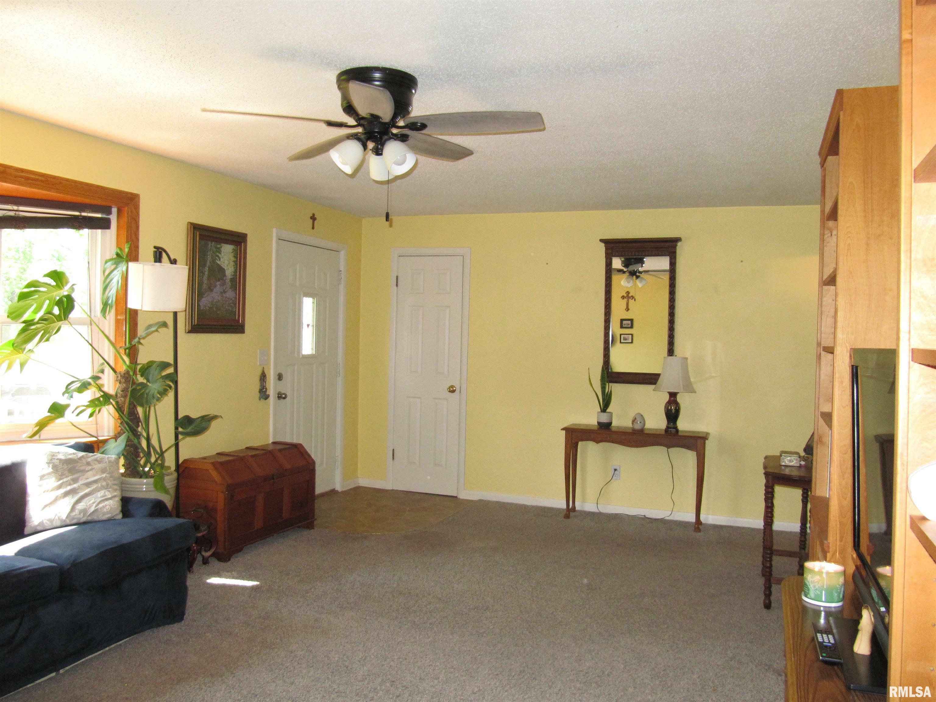 Property Photo:  204 Sherwood Park Road  IL 61571 