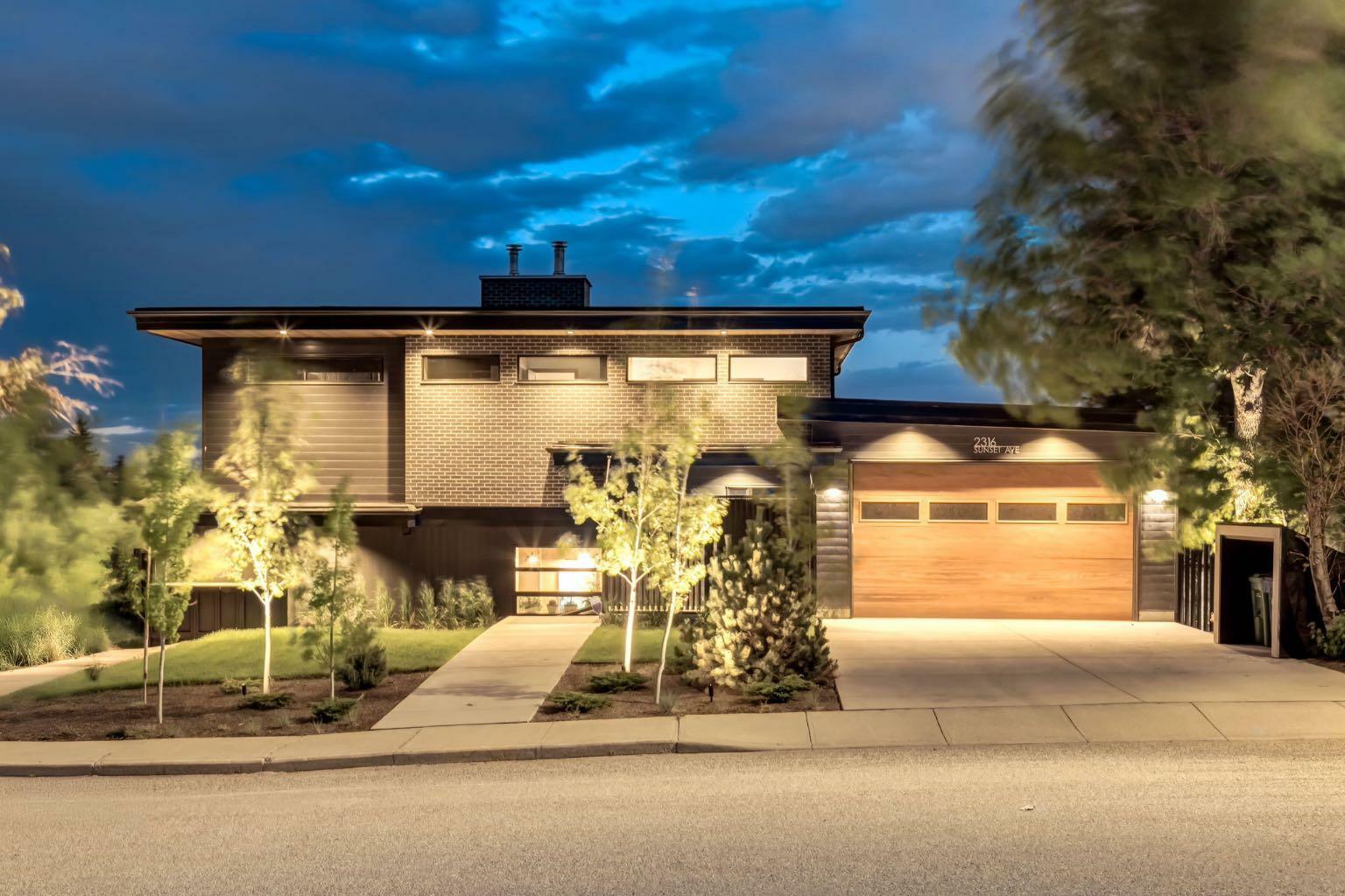 Property Photo:  2316 Sunset Avenue SW  AB T3C 2M8 
