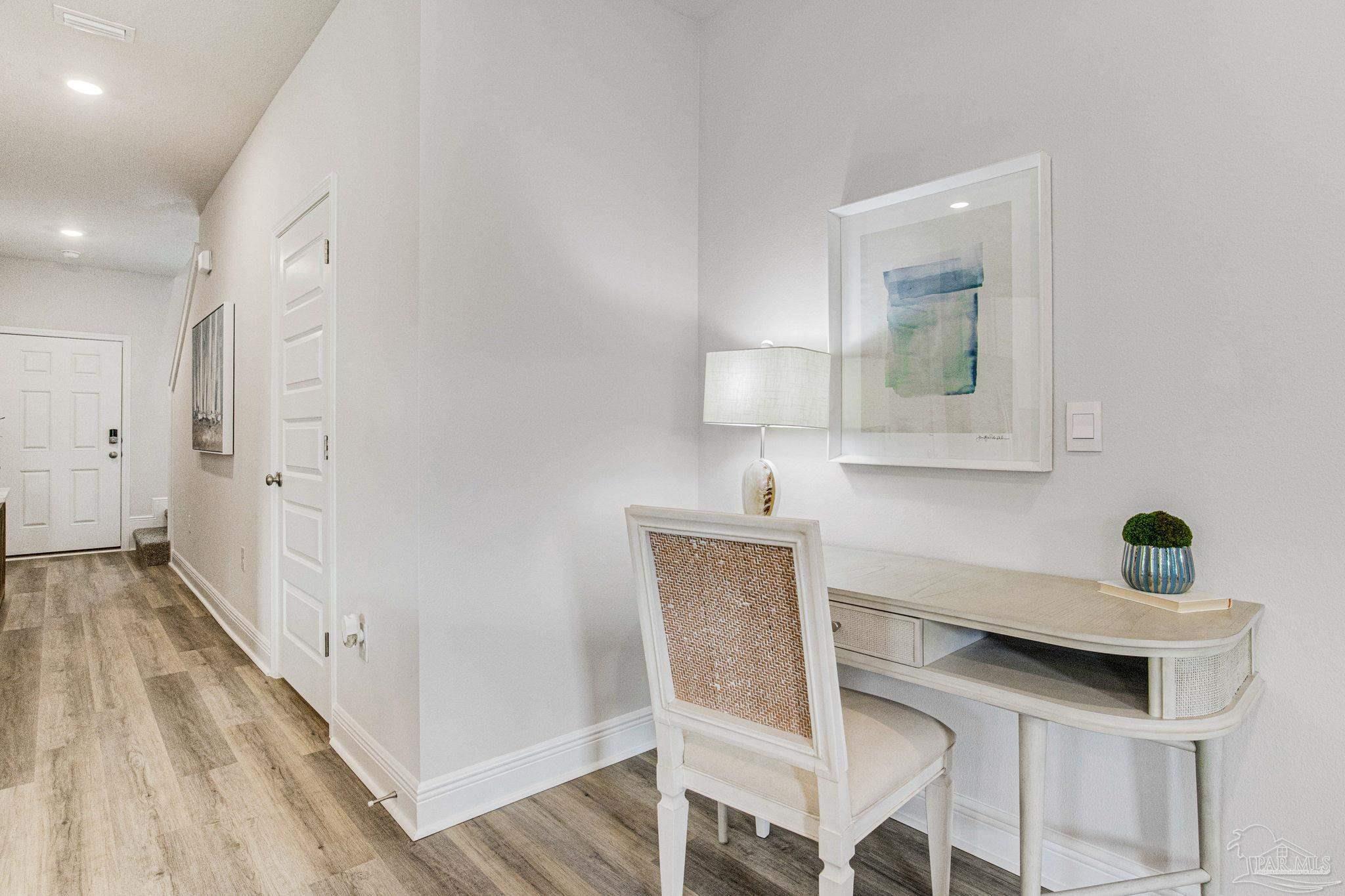 Property Photo: 3993 Pendragon Cir FL 32583