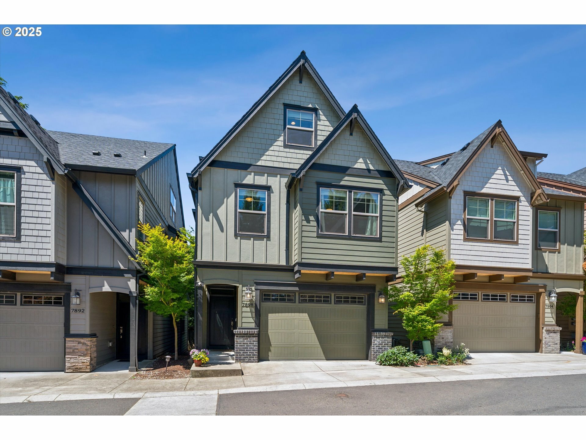 Property Photo:  7898 SW Capitol Hill Rd  OR 97219 