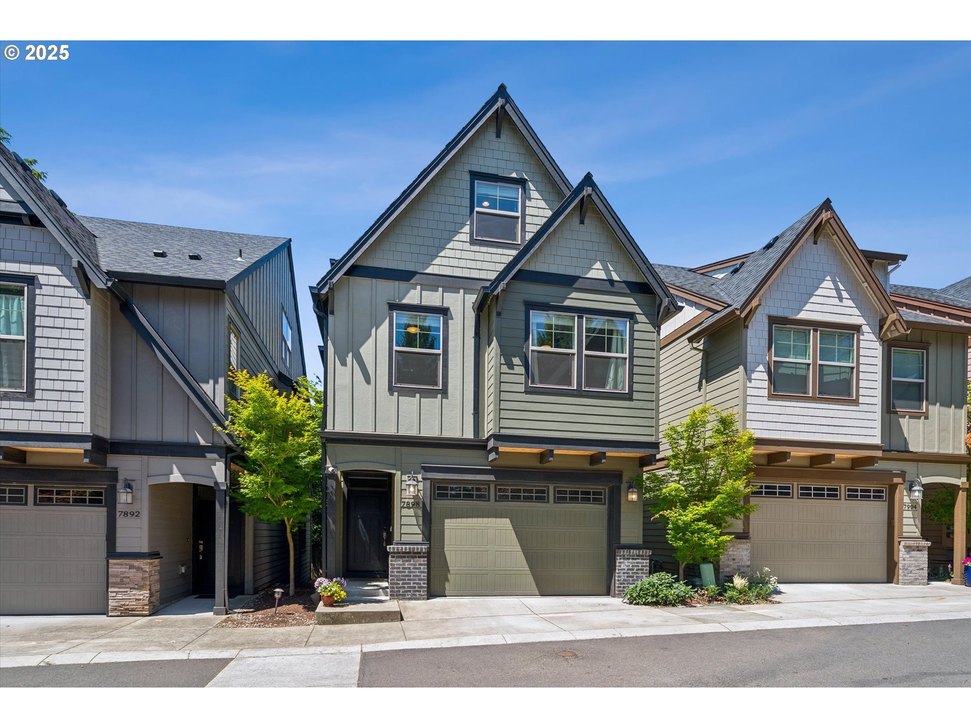 Property Photo: 7898 SW Capitol Hill Rd OR 97219