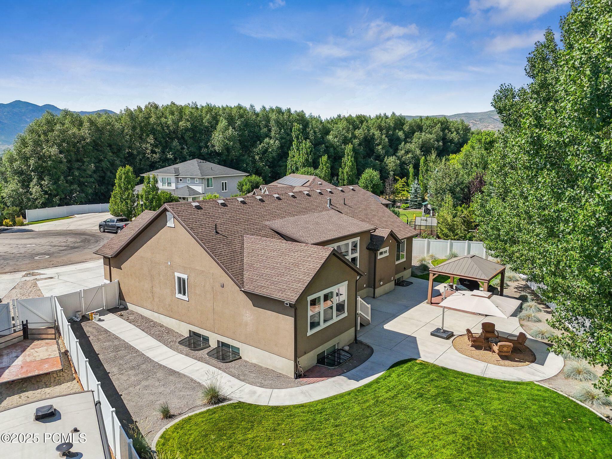 Property Photo: 918 E 120 South UT 84032