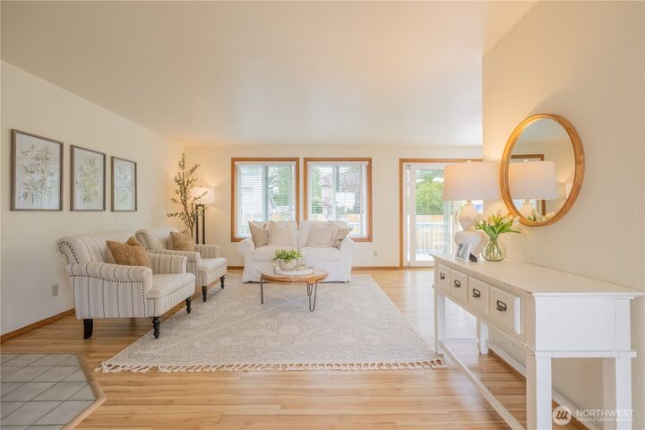 Property Photo: 1411 Holly Court WA 98226