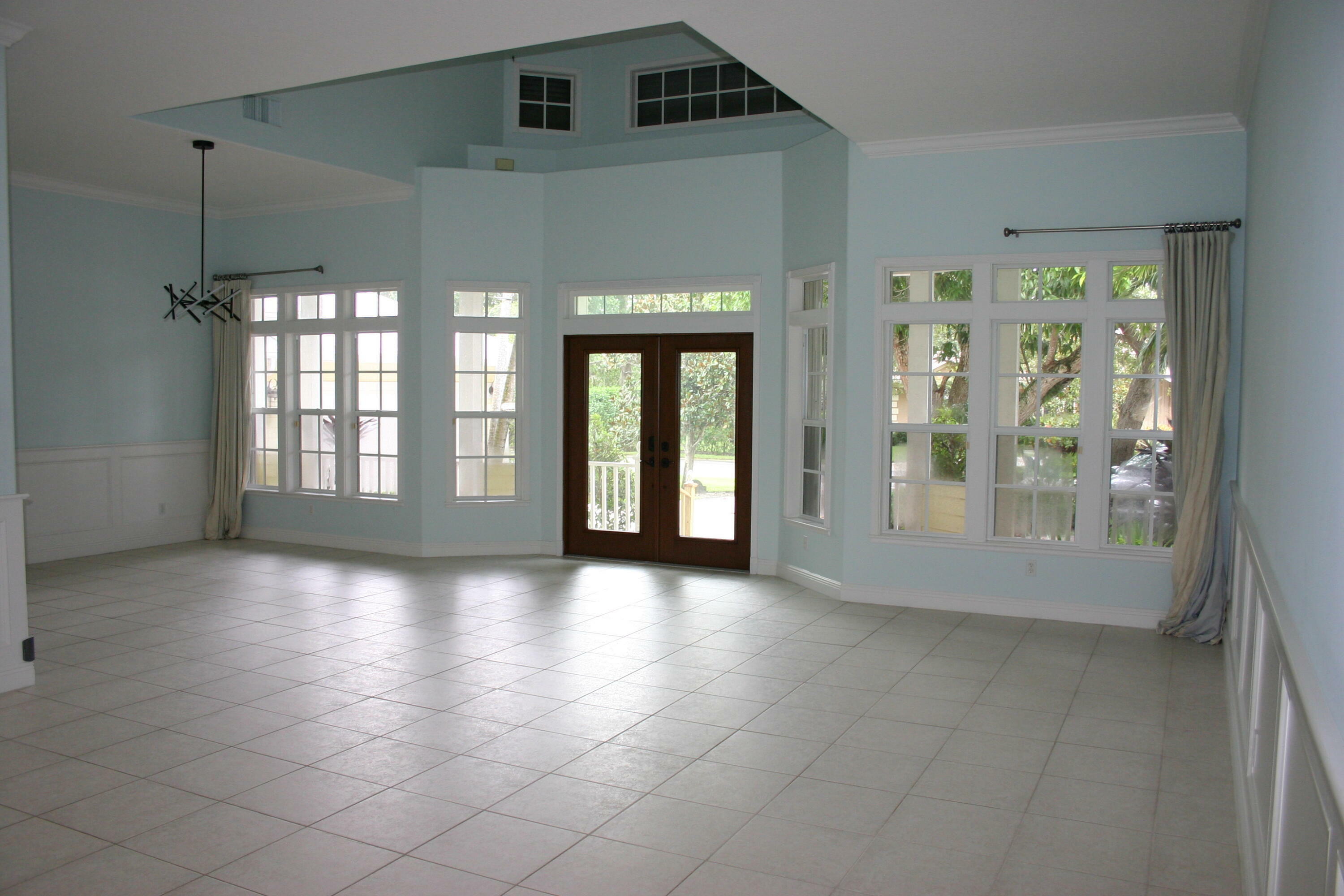 Property Photo:  104 Abbie Court  FL 34996 
