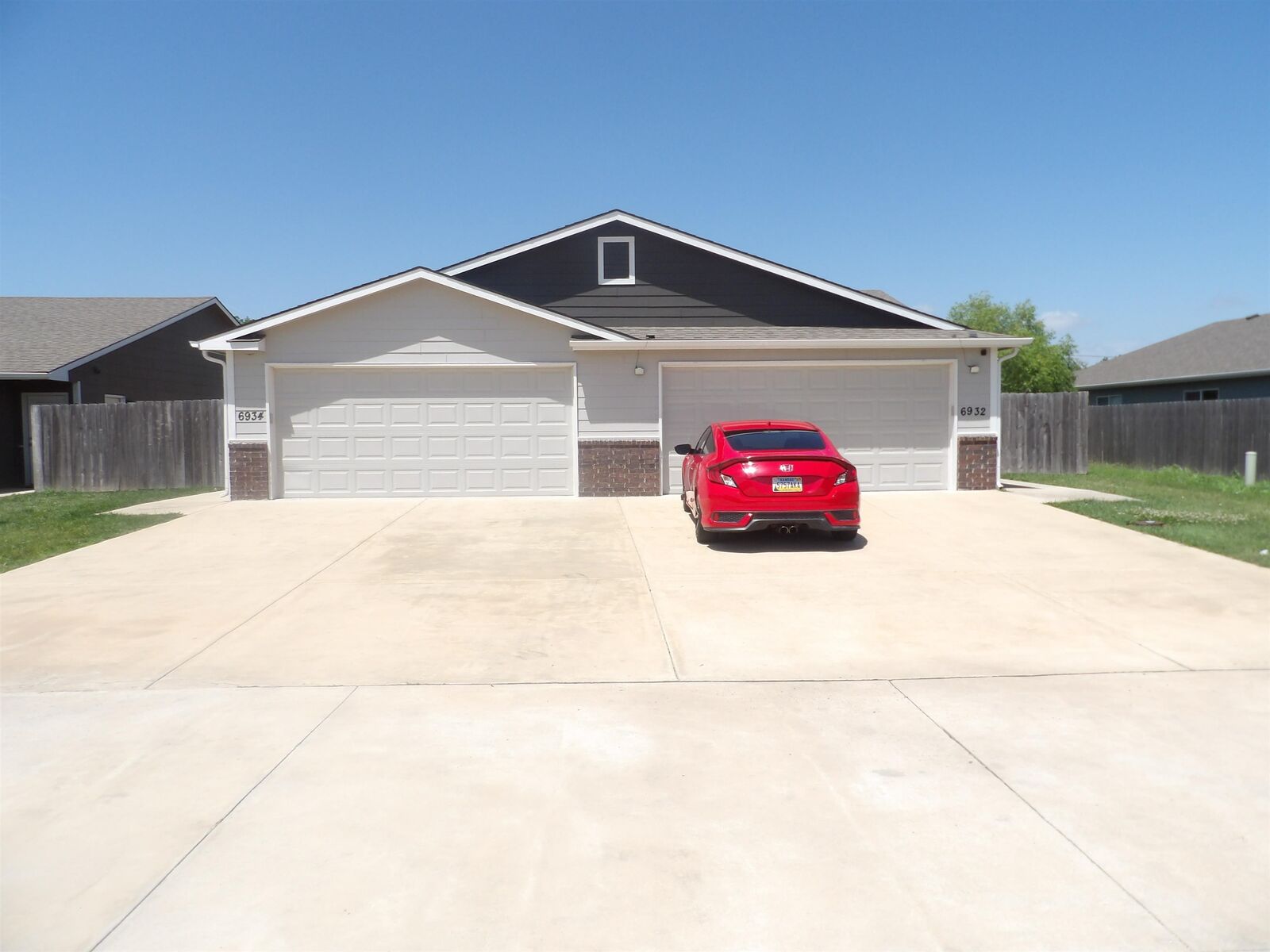 Property Photo:  6932-6934 N Hydraulic  KS 67219