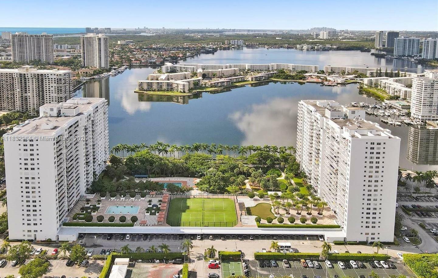 2801 NE 183rd St 2009W  Aventura FL 33160 photo