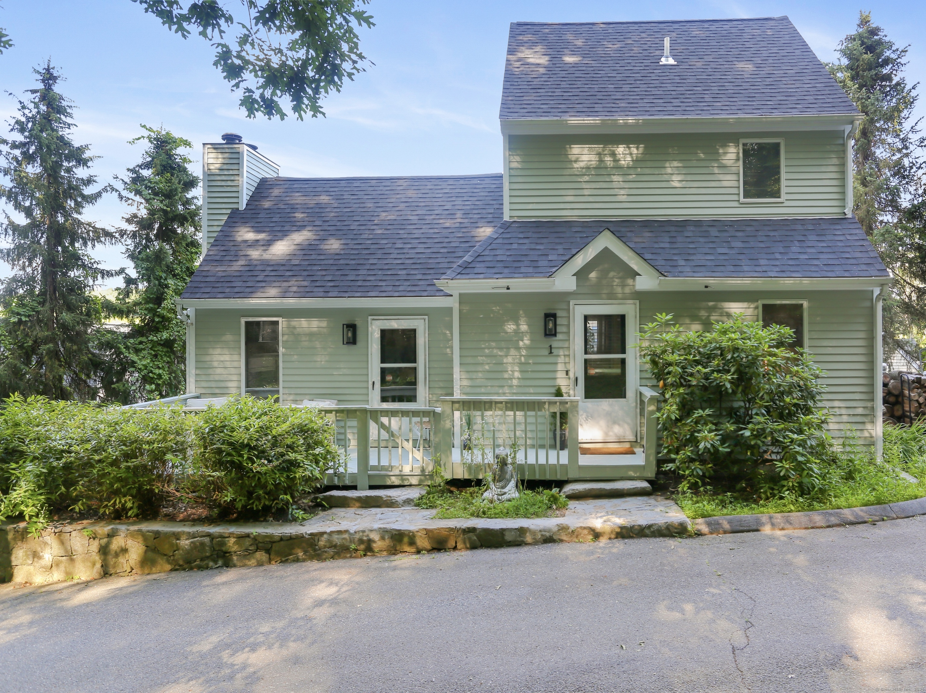 Property Photo: 21 Hubbard Road Apt 1 CT 06897