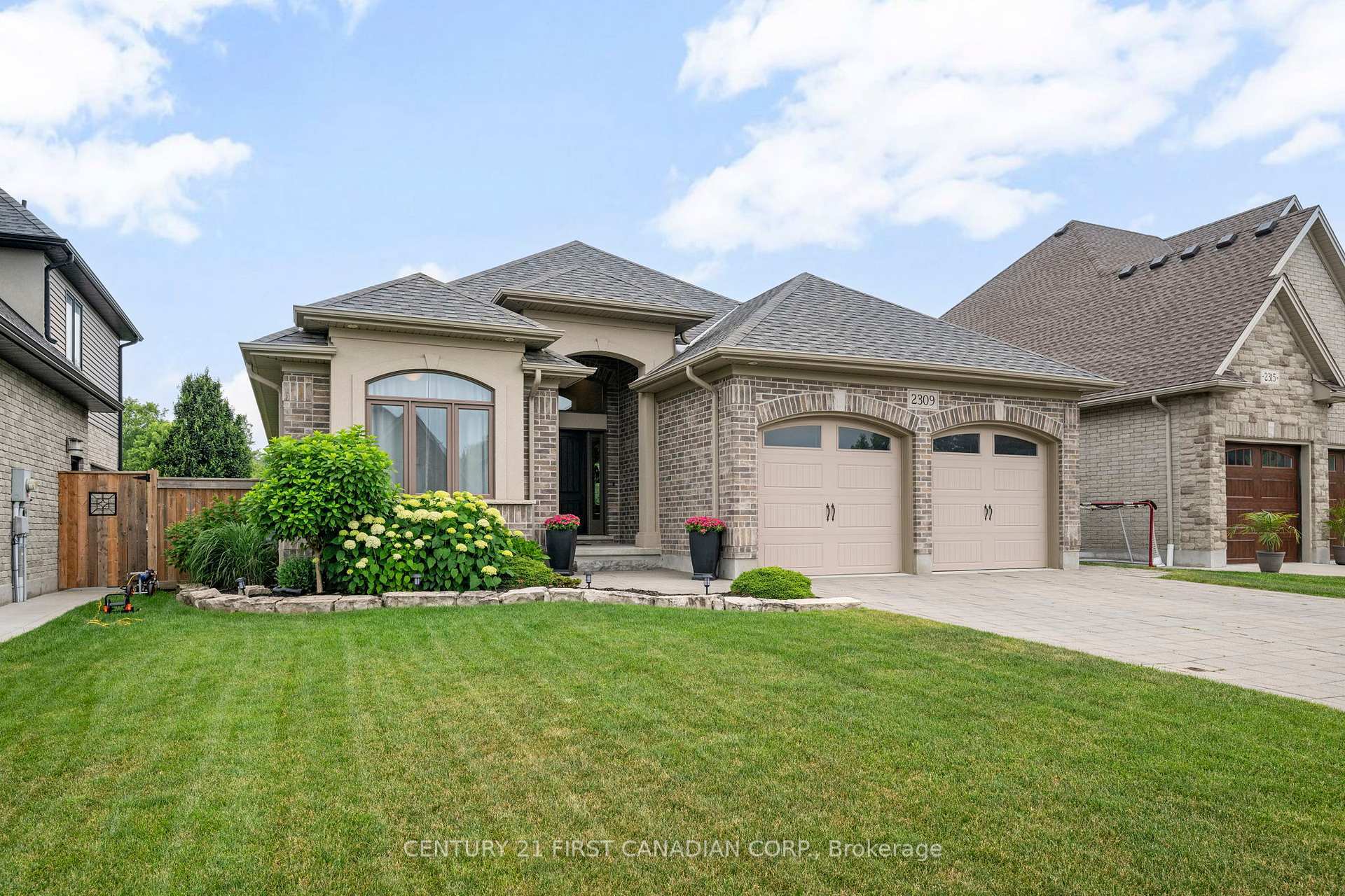 Property Photo:  2309 Springridge Drive E  ON N5X 0J7 