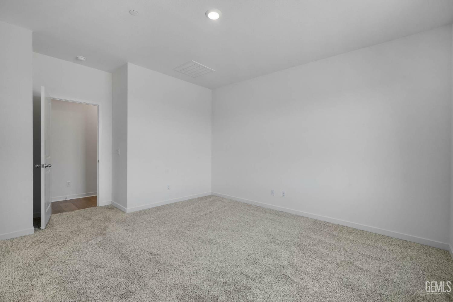 Property Photo: 4918 Beaverhead Avenue CA 93306