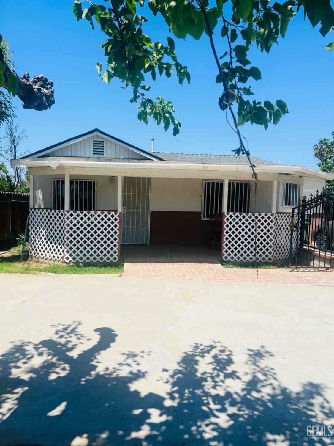 1026 Height Street  Bakersfield CA 93305 photo