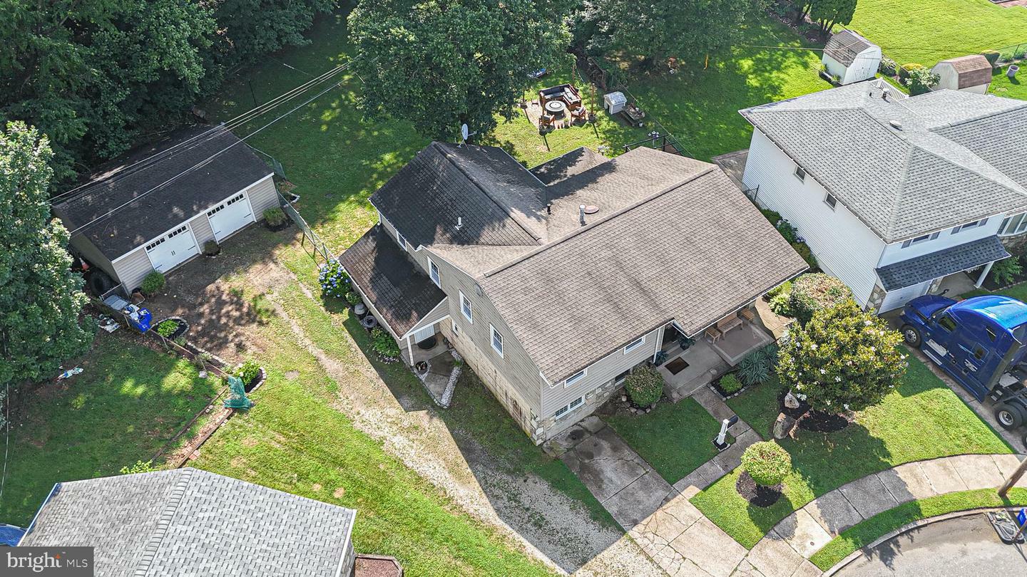 Property Photo:  603 Oakfield Lane  PA 19115 